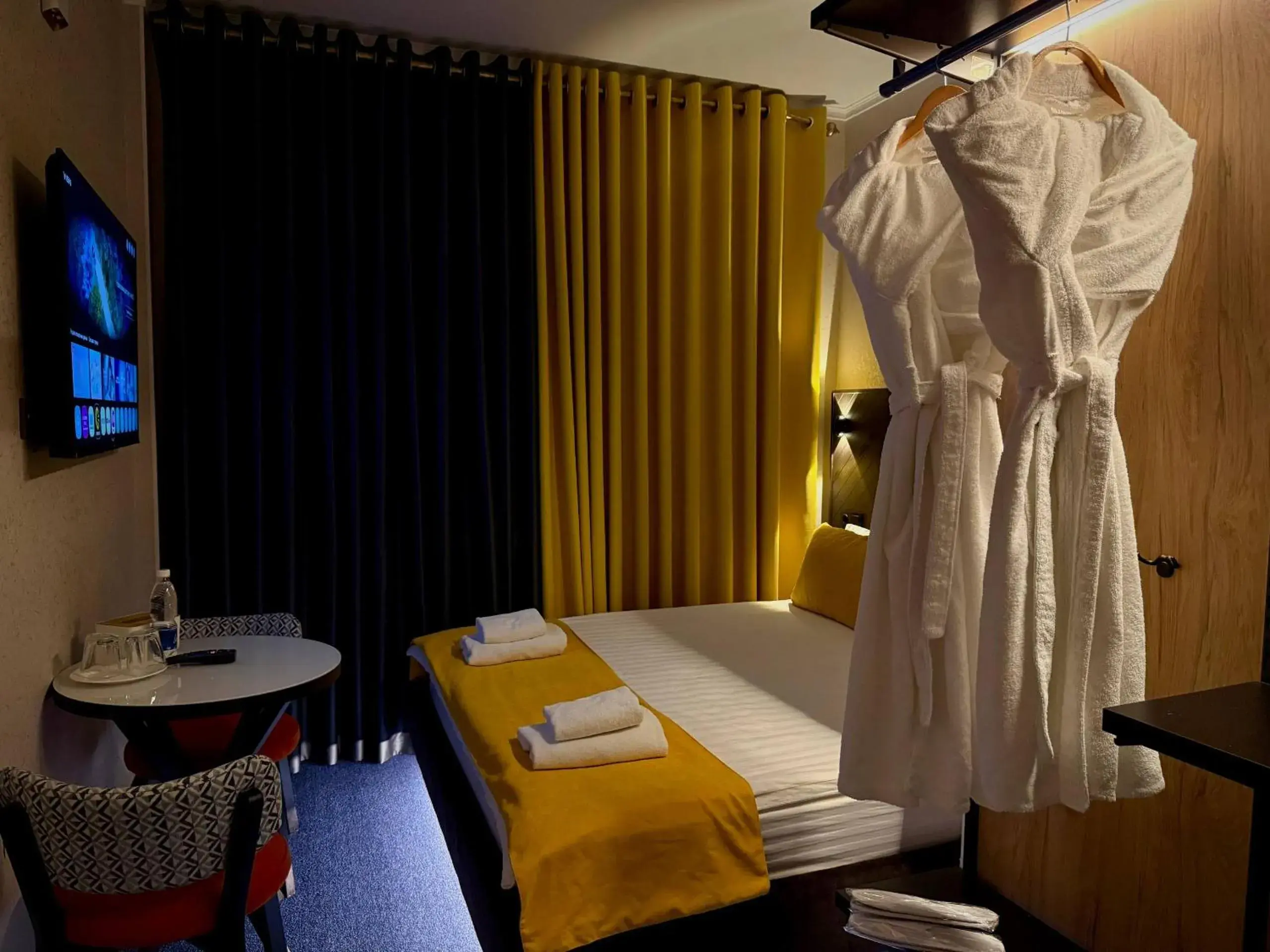 Deluxe Double Room in Comfort Hotel Deluxe Double Room in Comfort Hotel