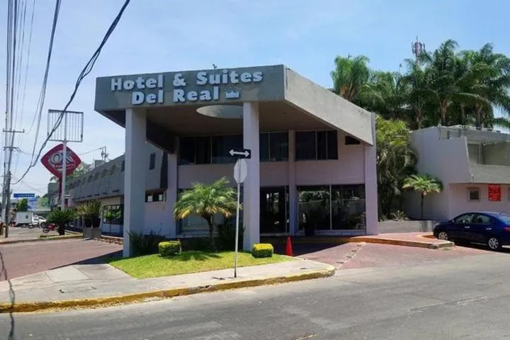Property building in Hotel Suites del Real
