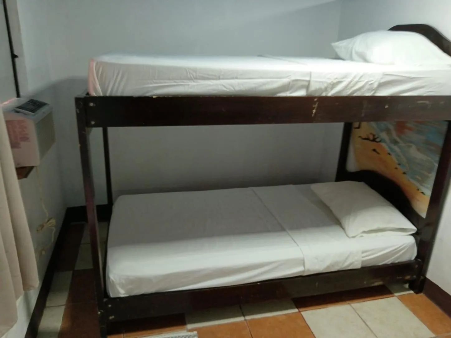 air conditioner, Bed in Blue Iguana