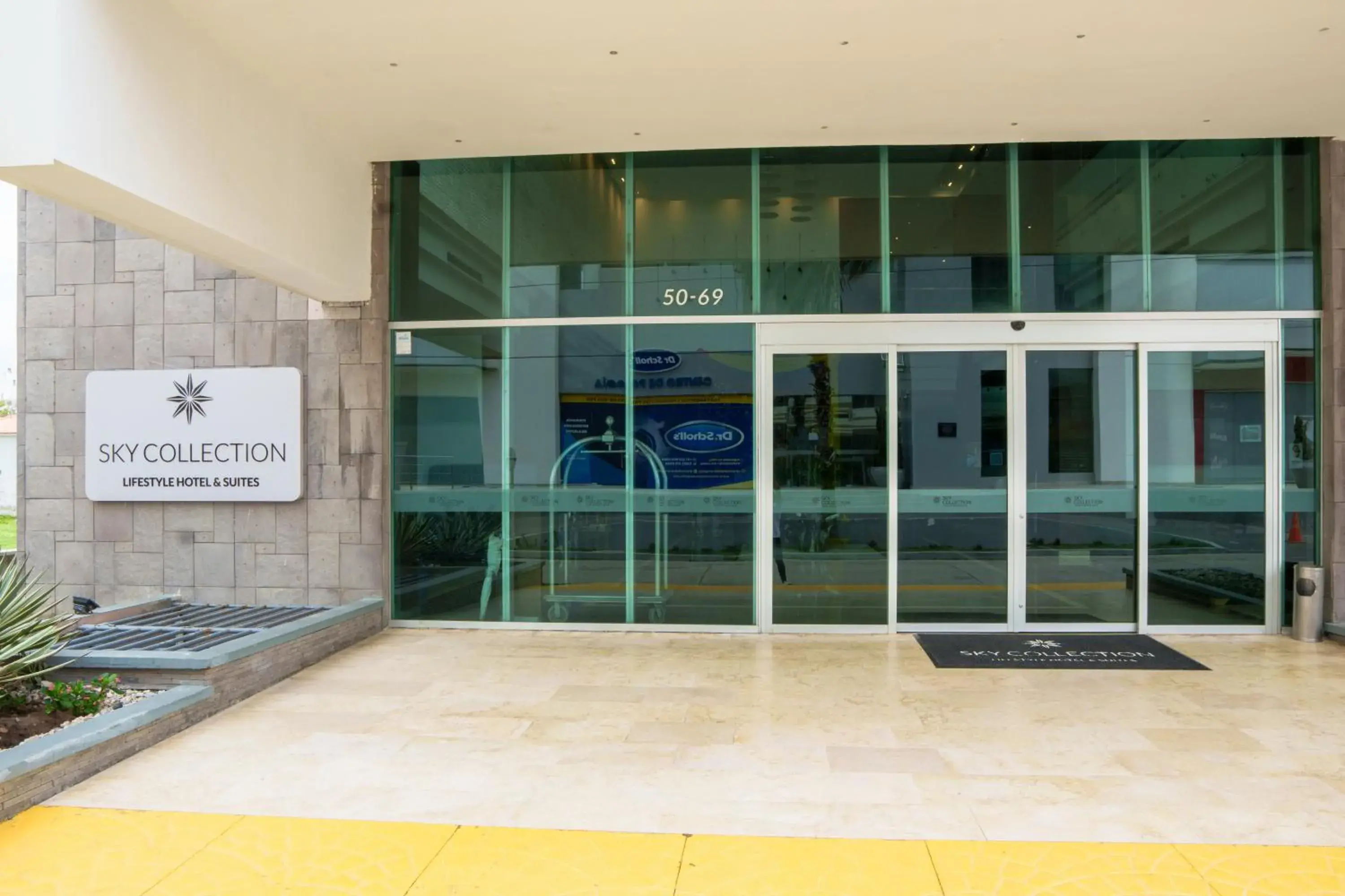 Property building in Sky Collection Lifestyle Hotel & Suites Barranquilla Property building in Sky Collection Lifestyle Hotel & Suites Barranquilla