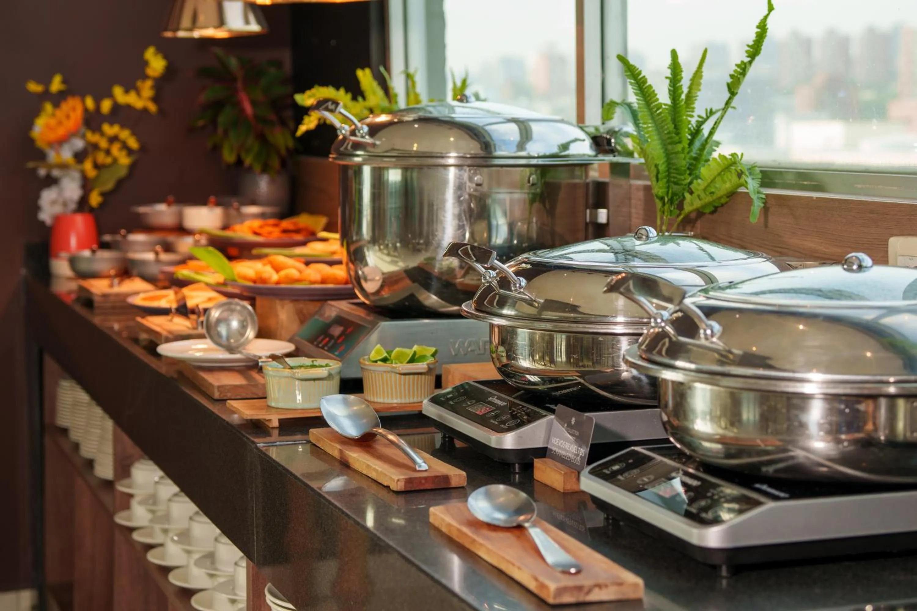Restaurant/places to eat in Sky Collection Lifestyle Hotel & Suites Barranquilla