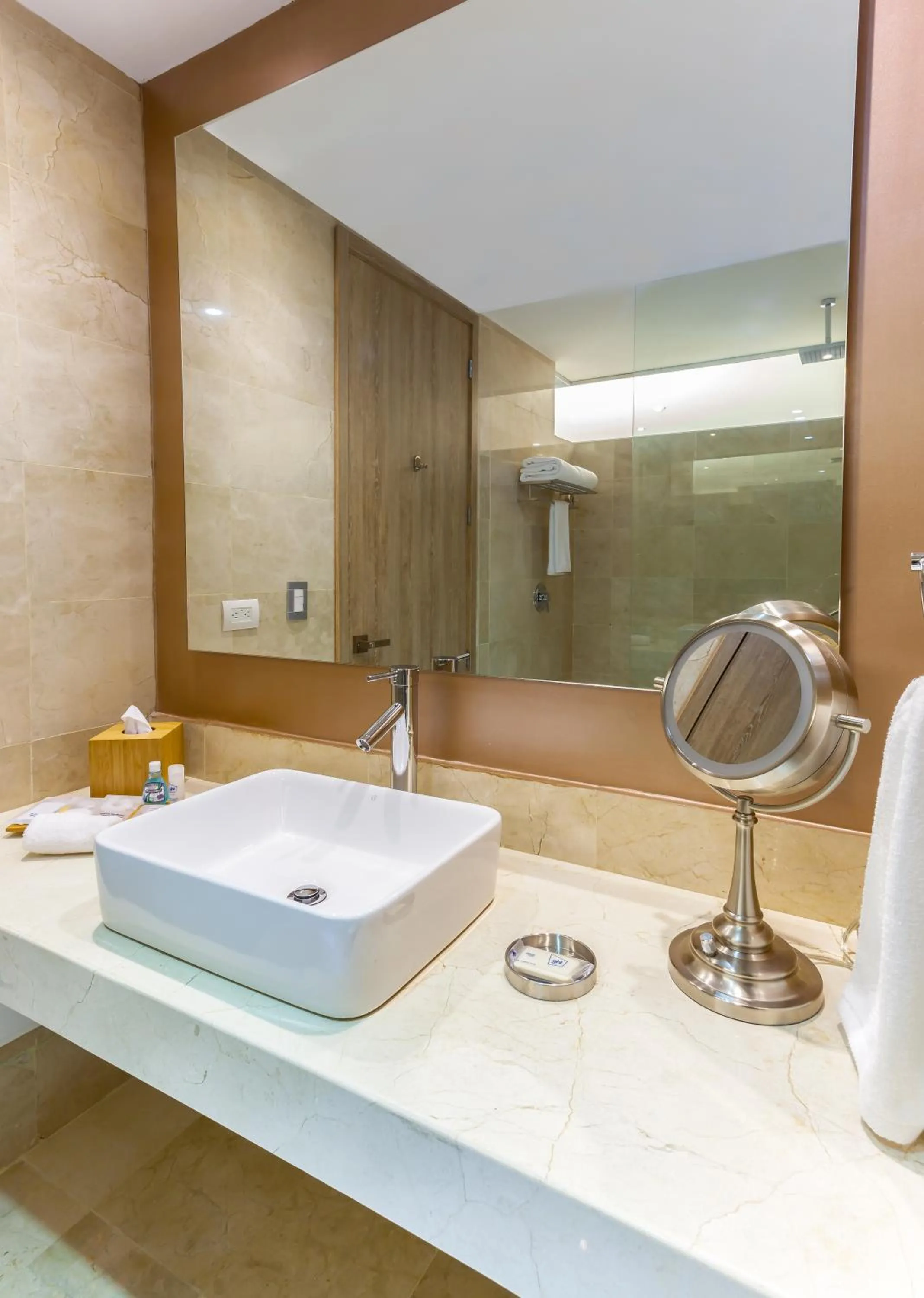 Shower in Sky Collection Lifestyle Hotel & Suites Barranquilla