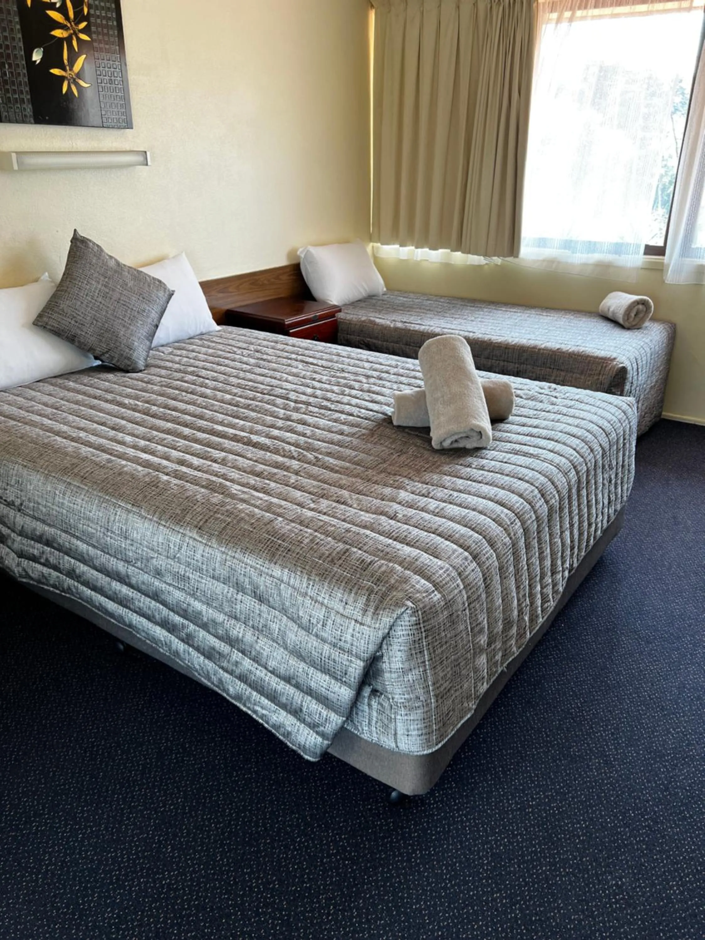 Bedroom, Bed in Y Motels Gympie