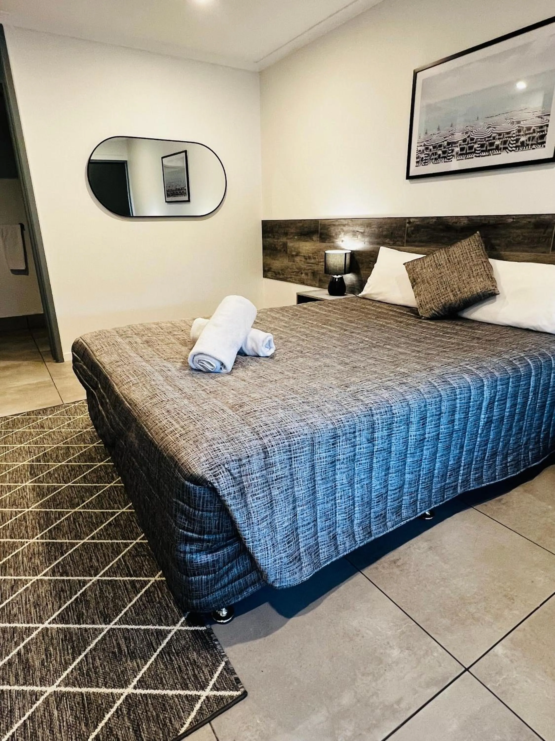 Bedroom, Bed in Y Motels Gympie