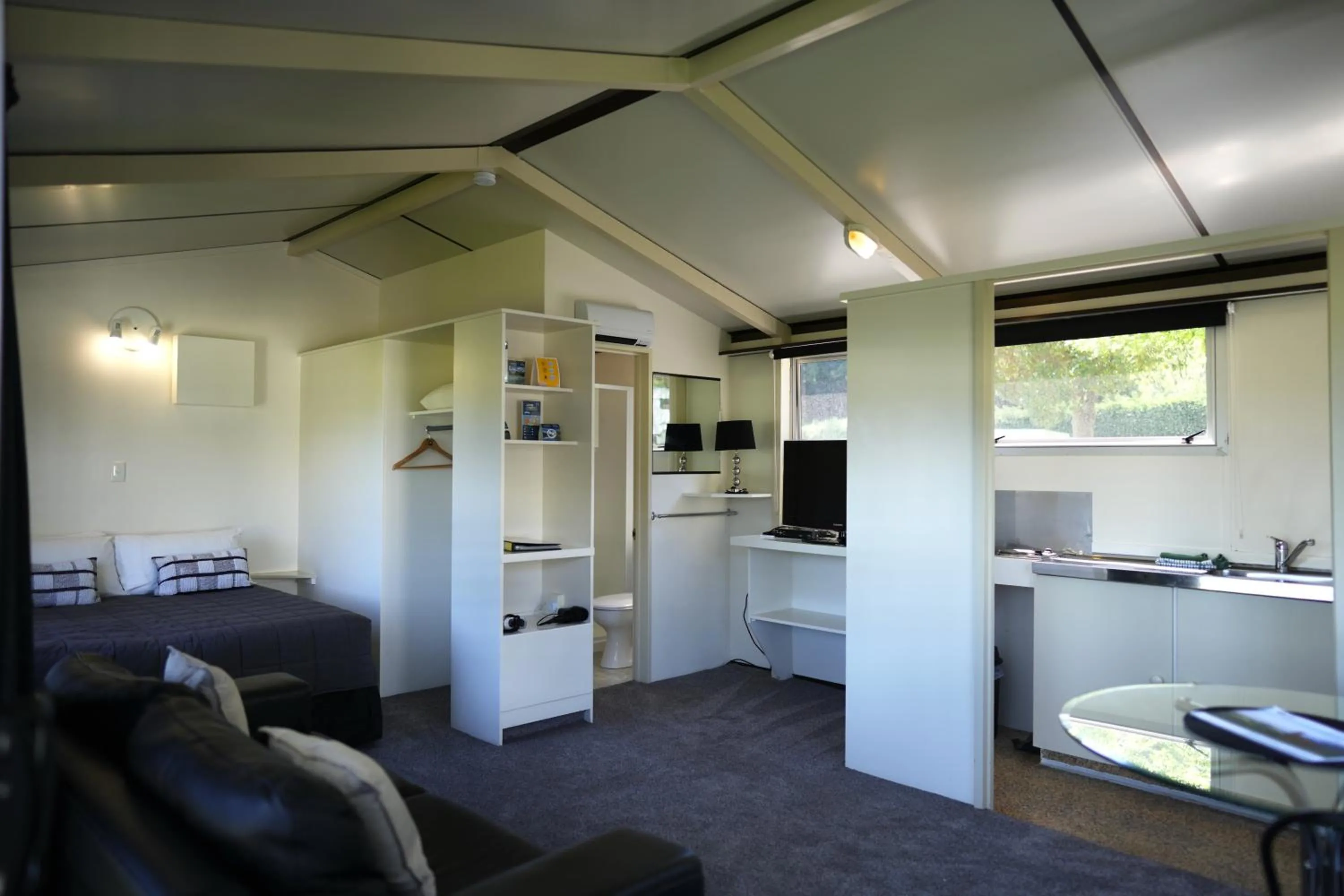 Photo of the whole room in Akaroa Top 10 Holiday Park