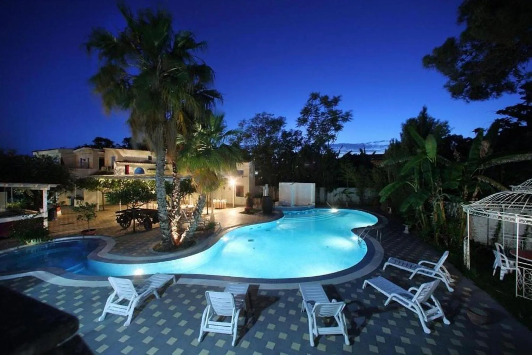 Property building in Regent Beachotel