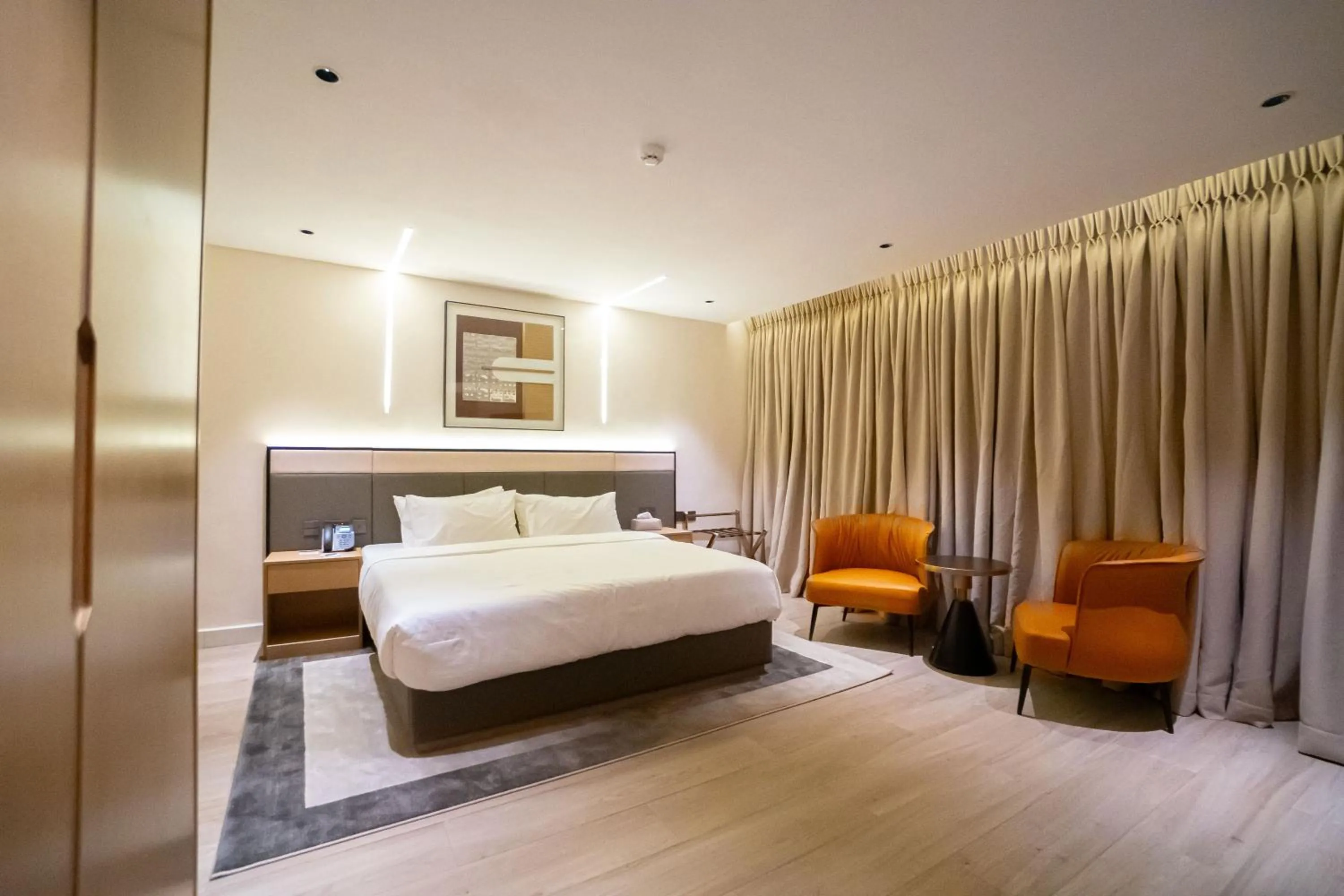 Photo of the whole room, Bed in Greyfield Hotel and Apartments