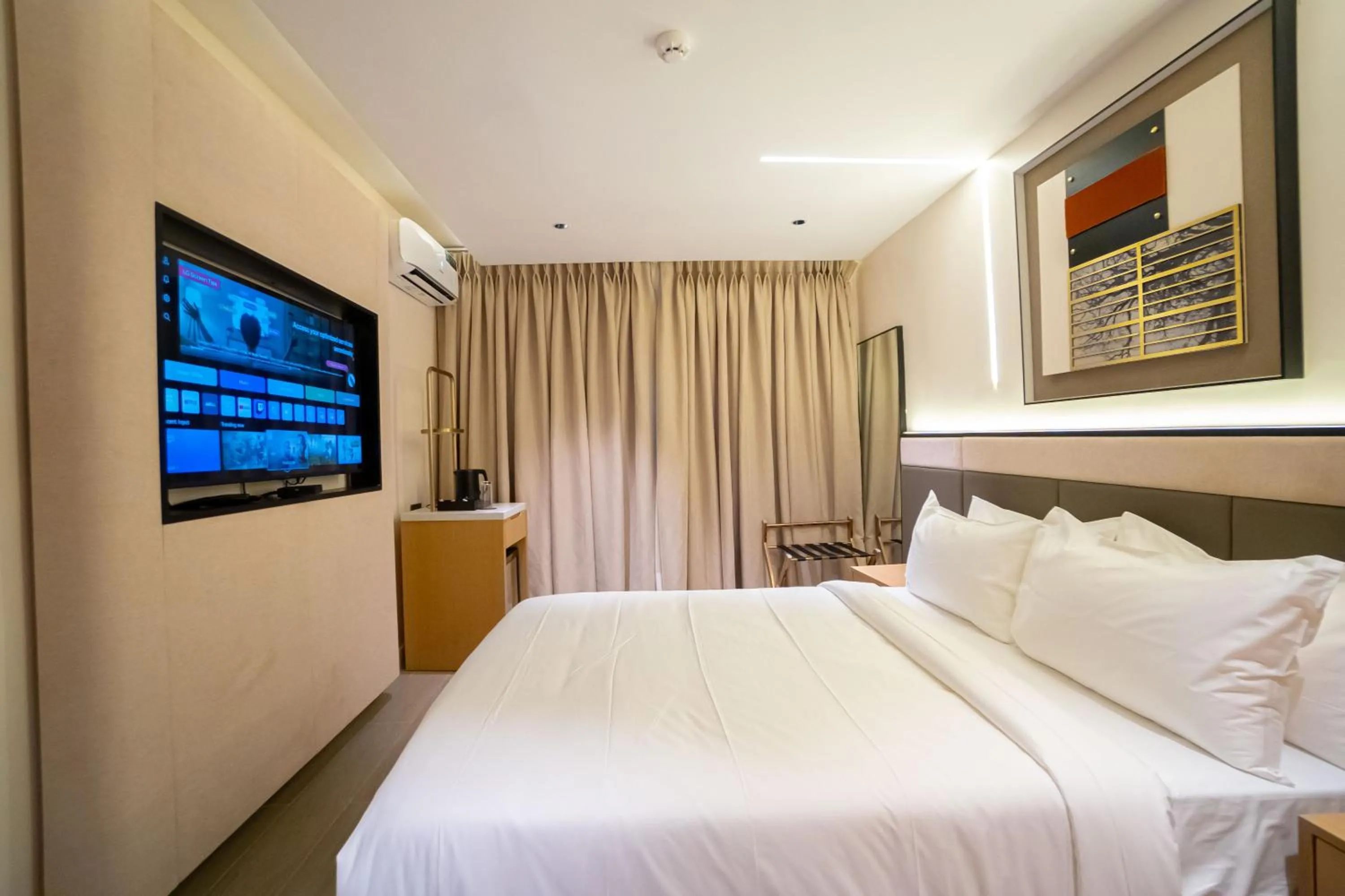 Bedroom, Bed in Greyfield Hotel and Apartments