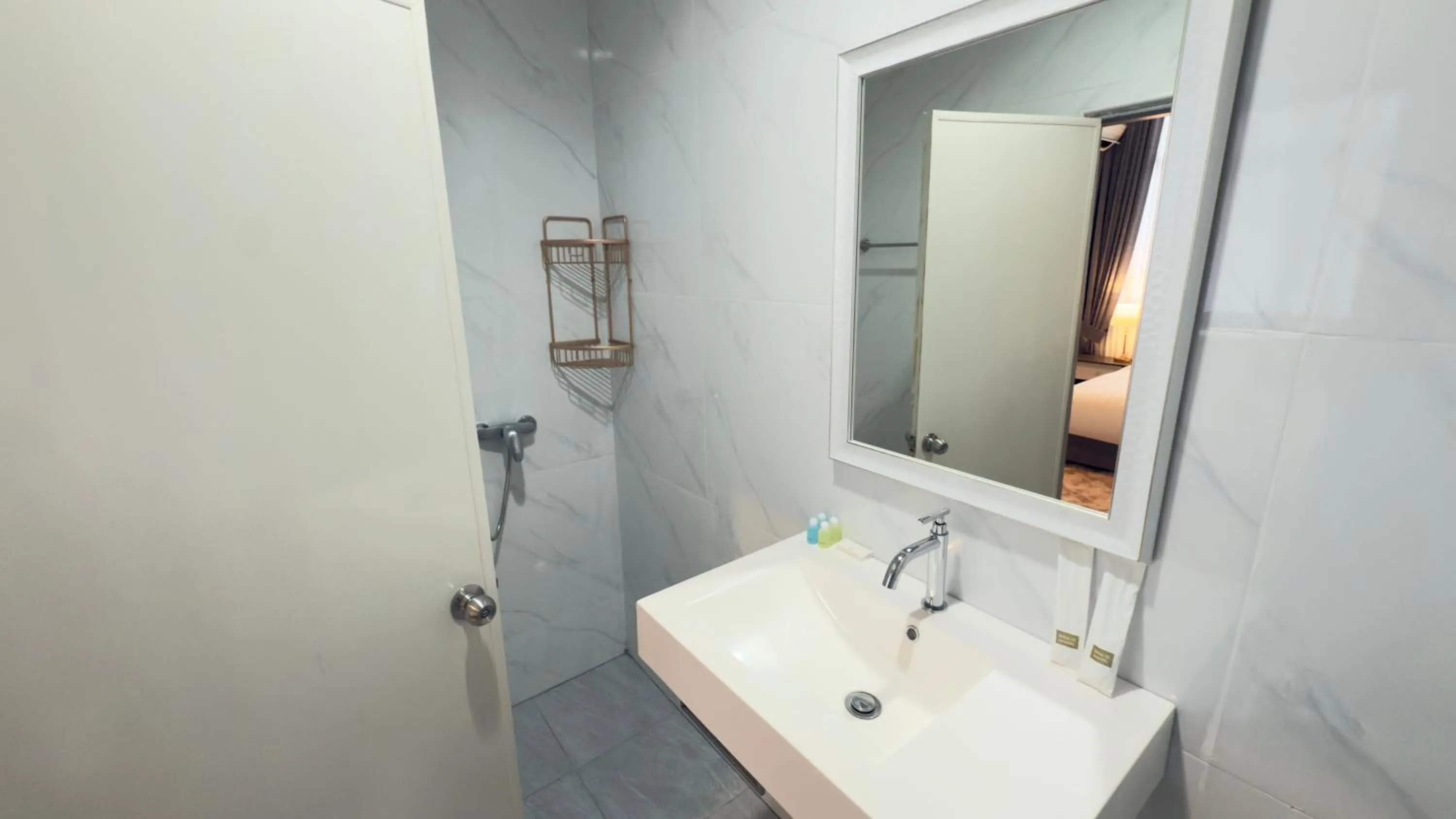 Shower in Ali House Patong