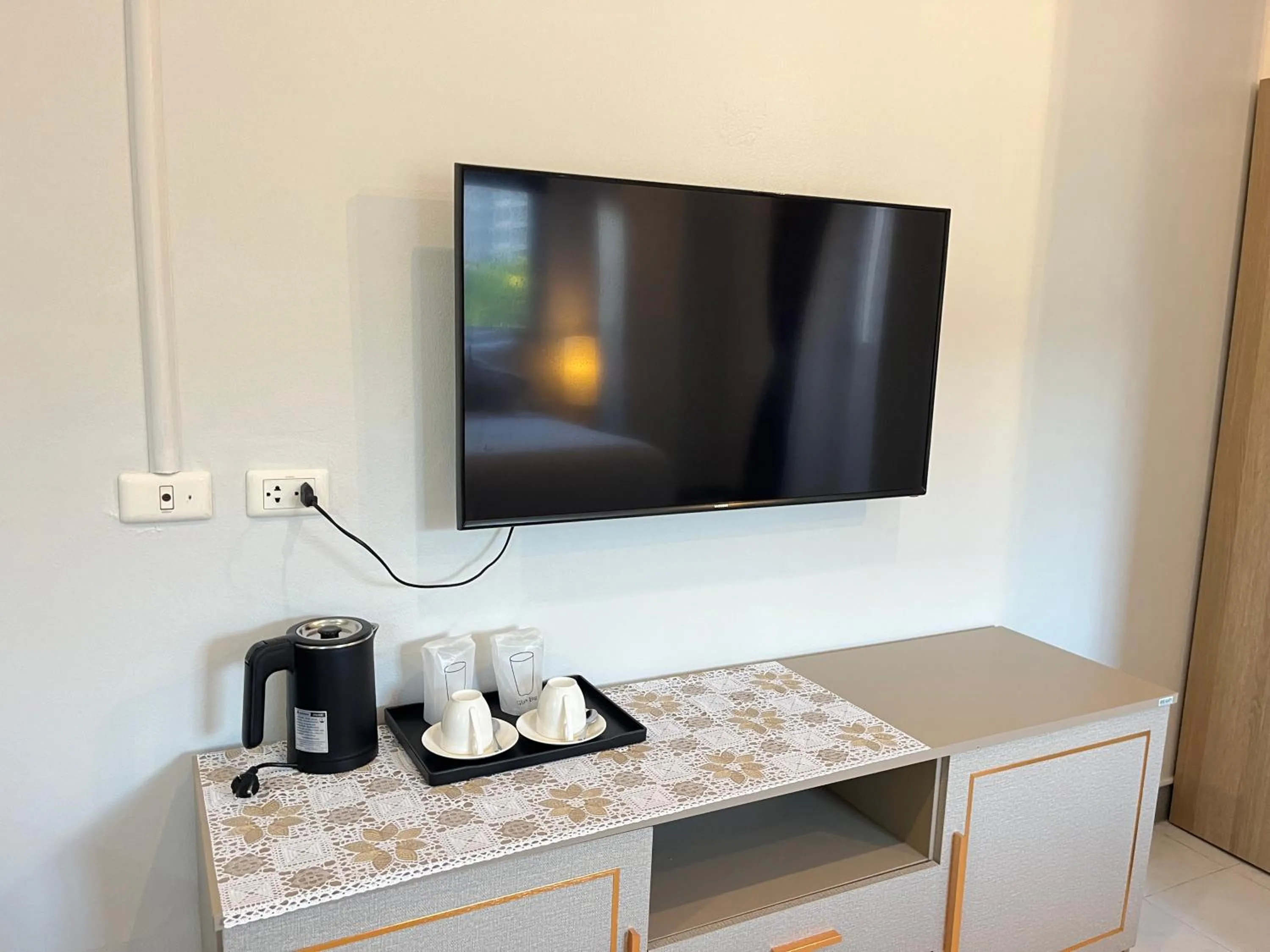 TV and multimedia in Ali House Patong
