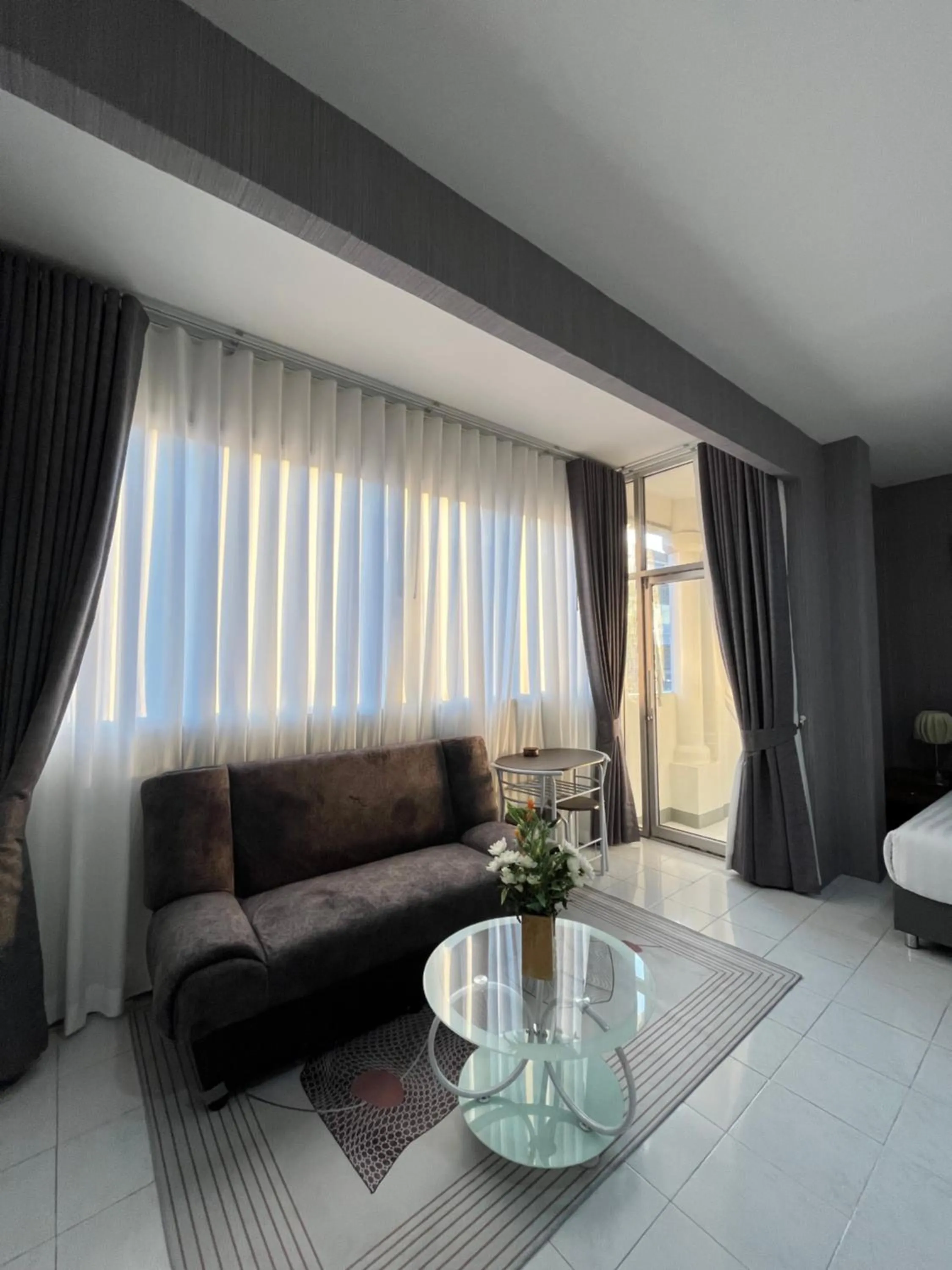 Living room, Bed in Ali House Patong