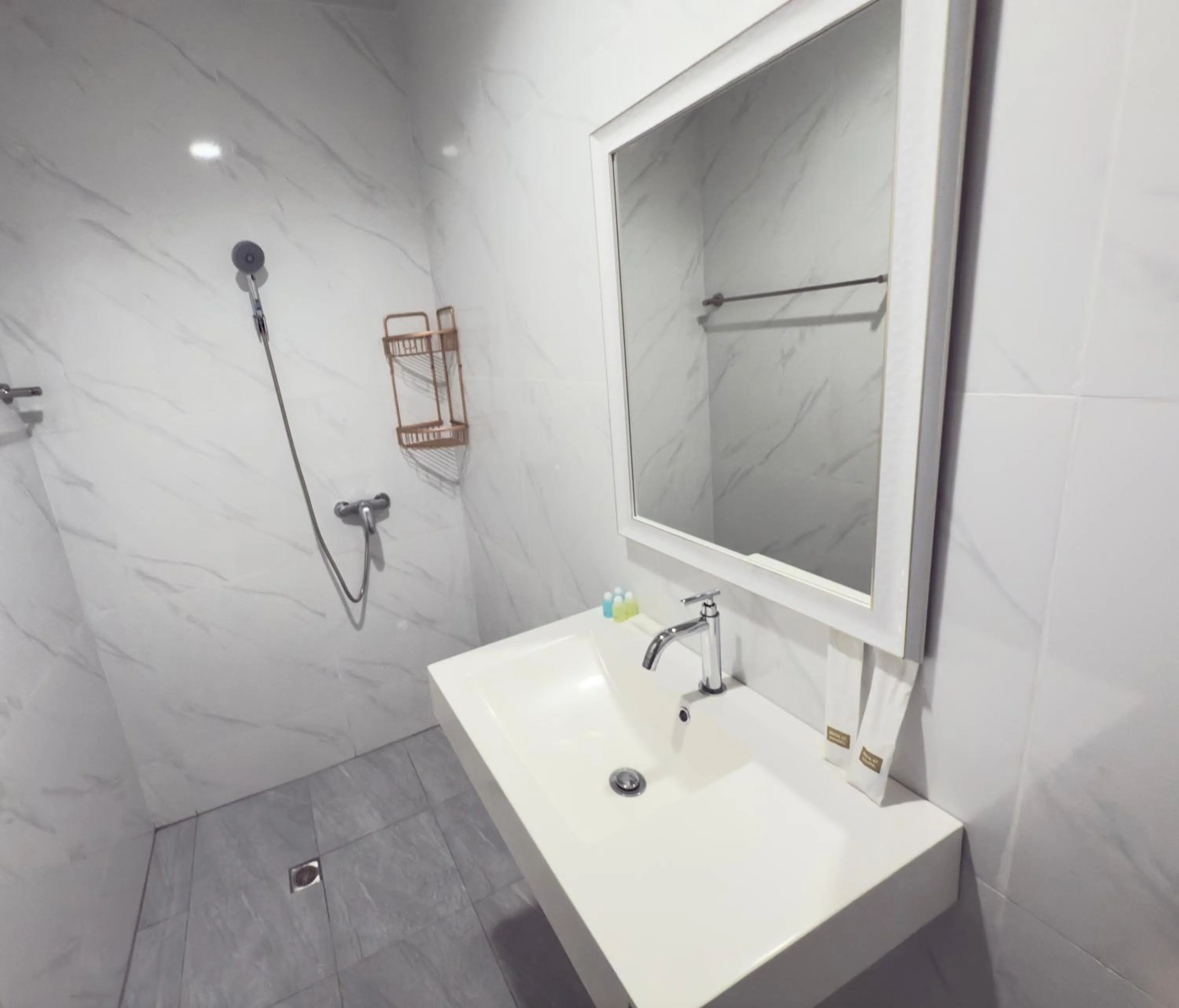 Shower in Ali House Patong