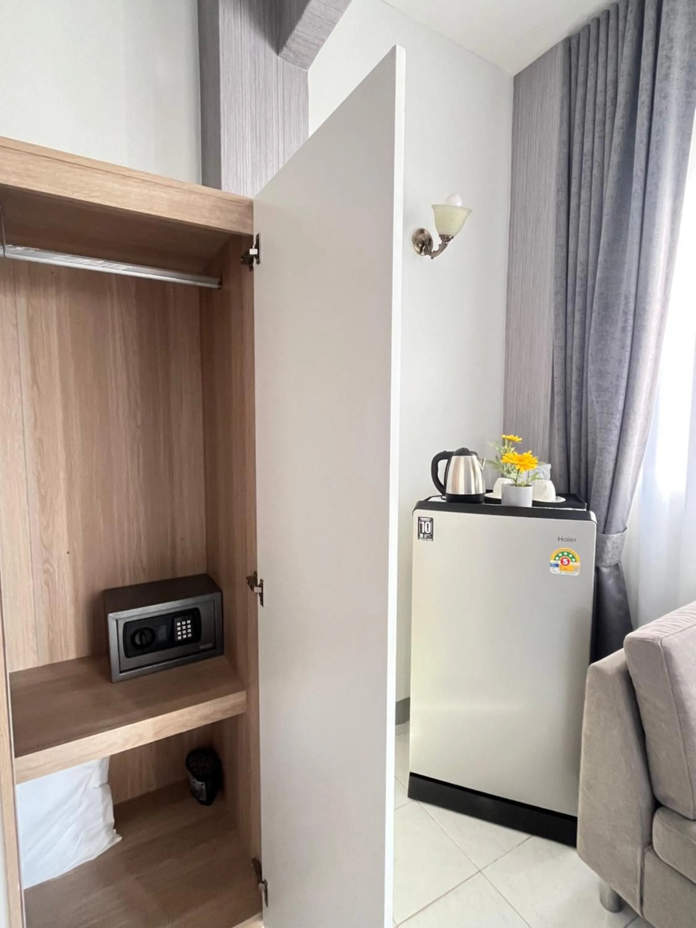 Coffee/tea facilities in Ali House Patong