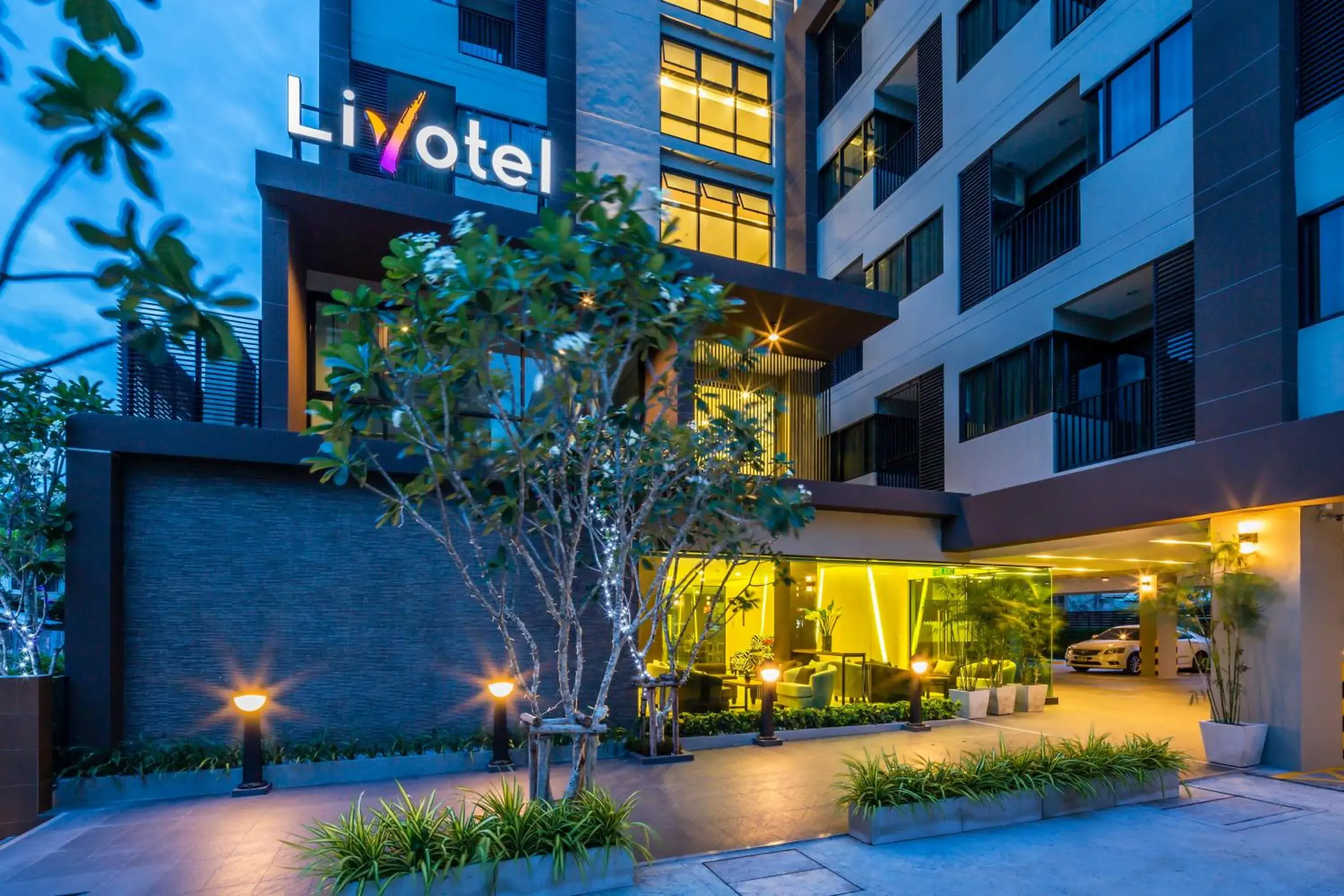 Property building in Livotel Hotel Kaset Nawamin Bangkok Property building in Livotel Hotel Kaset Nawamin Bangkok