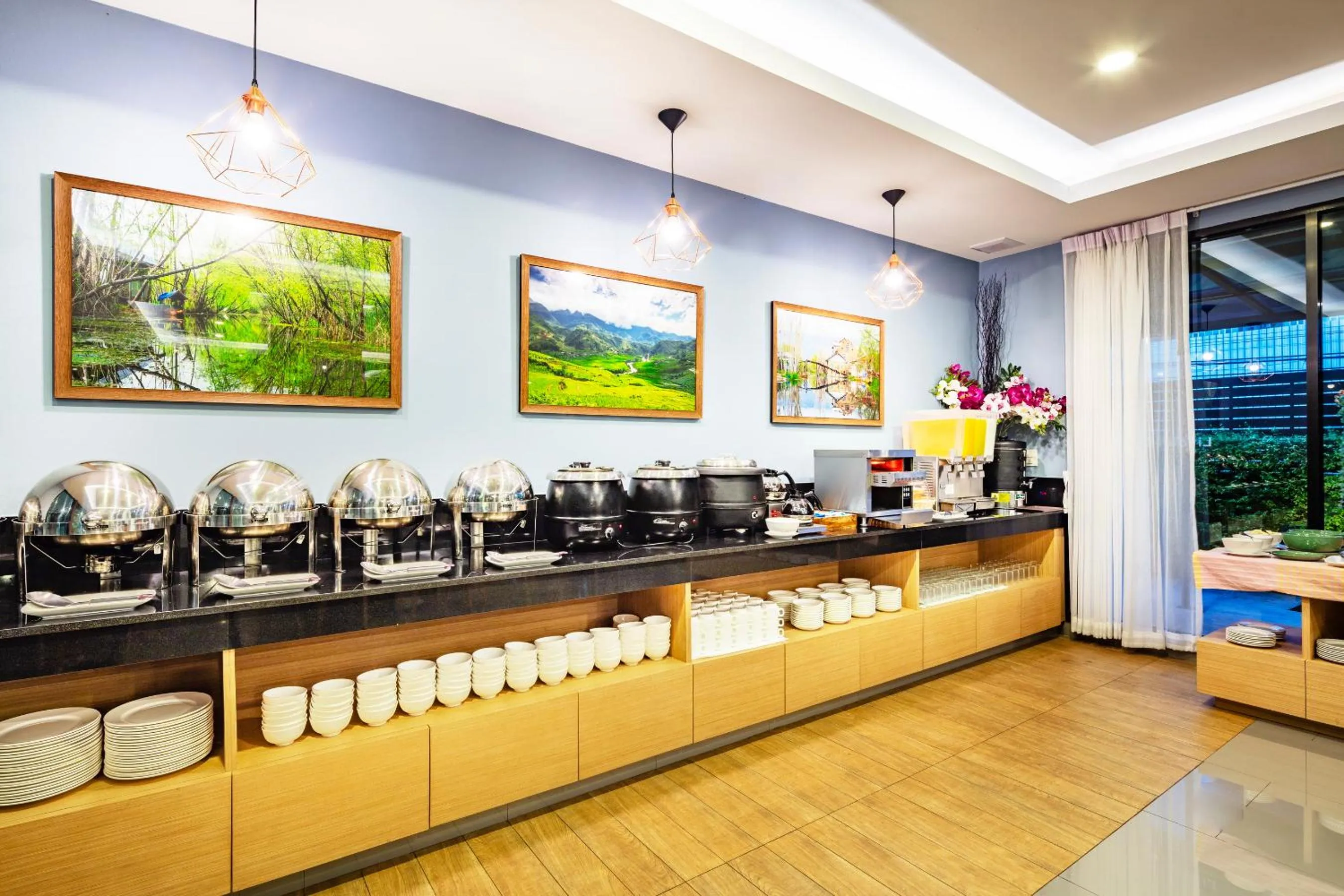 Restaurant/places to eat in Livotel Hotel Kaset Nawamin Bangkok