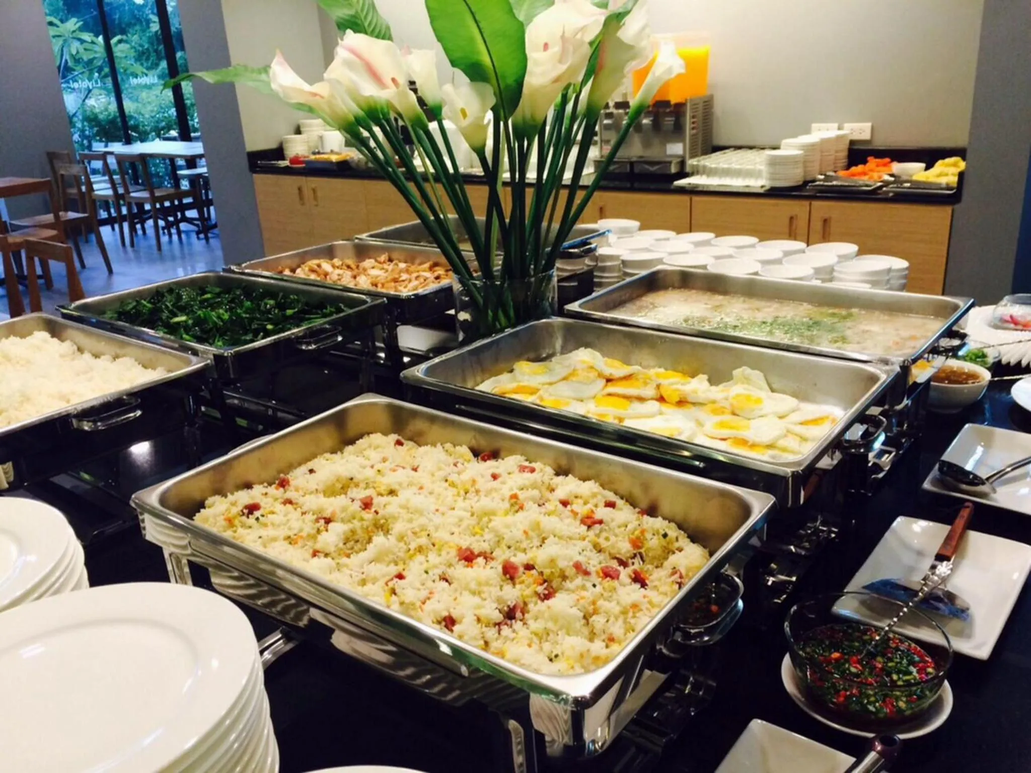 Food and drinks in Livotel Hotel Kaset Nawamin Bangkok