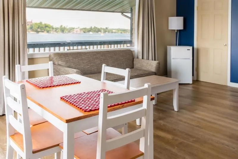 Capt Thomson's Resort