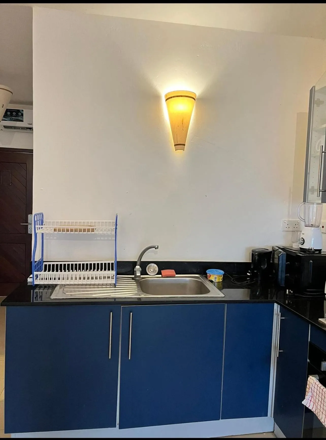 Kitchen or kitchenette in Golden Sun Resort Apartments