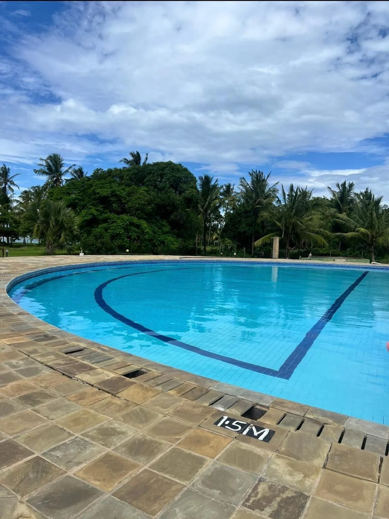 Swimming pool in Golden Sun Resort Apartments