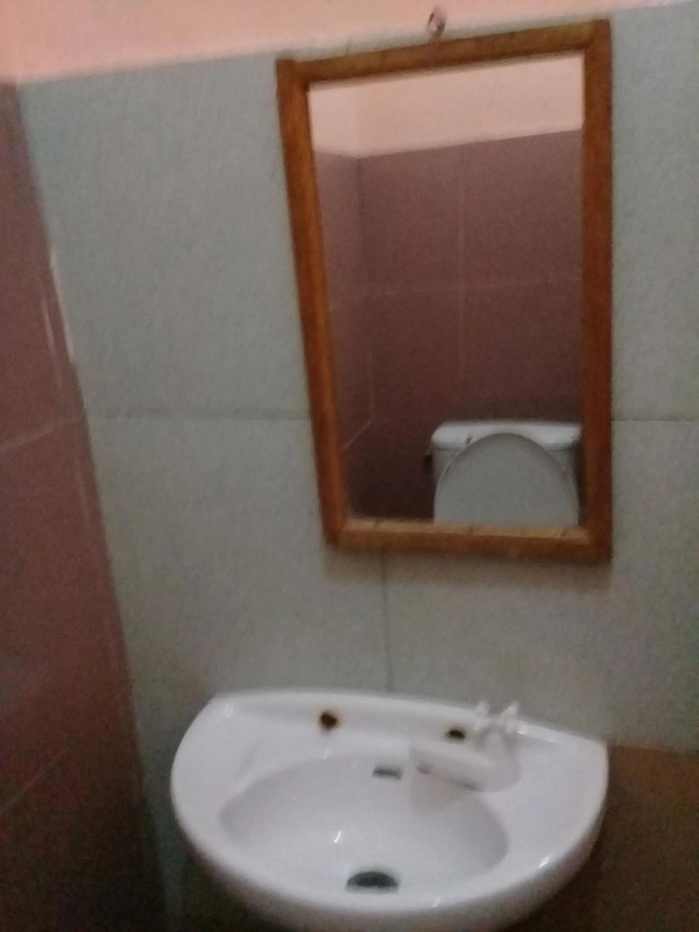 Bathroom in Diyah Homestay