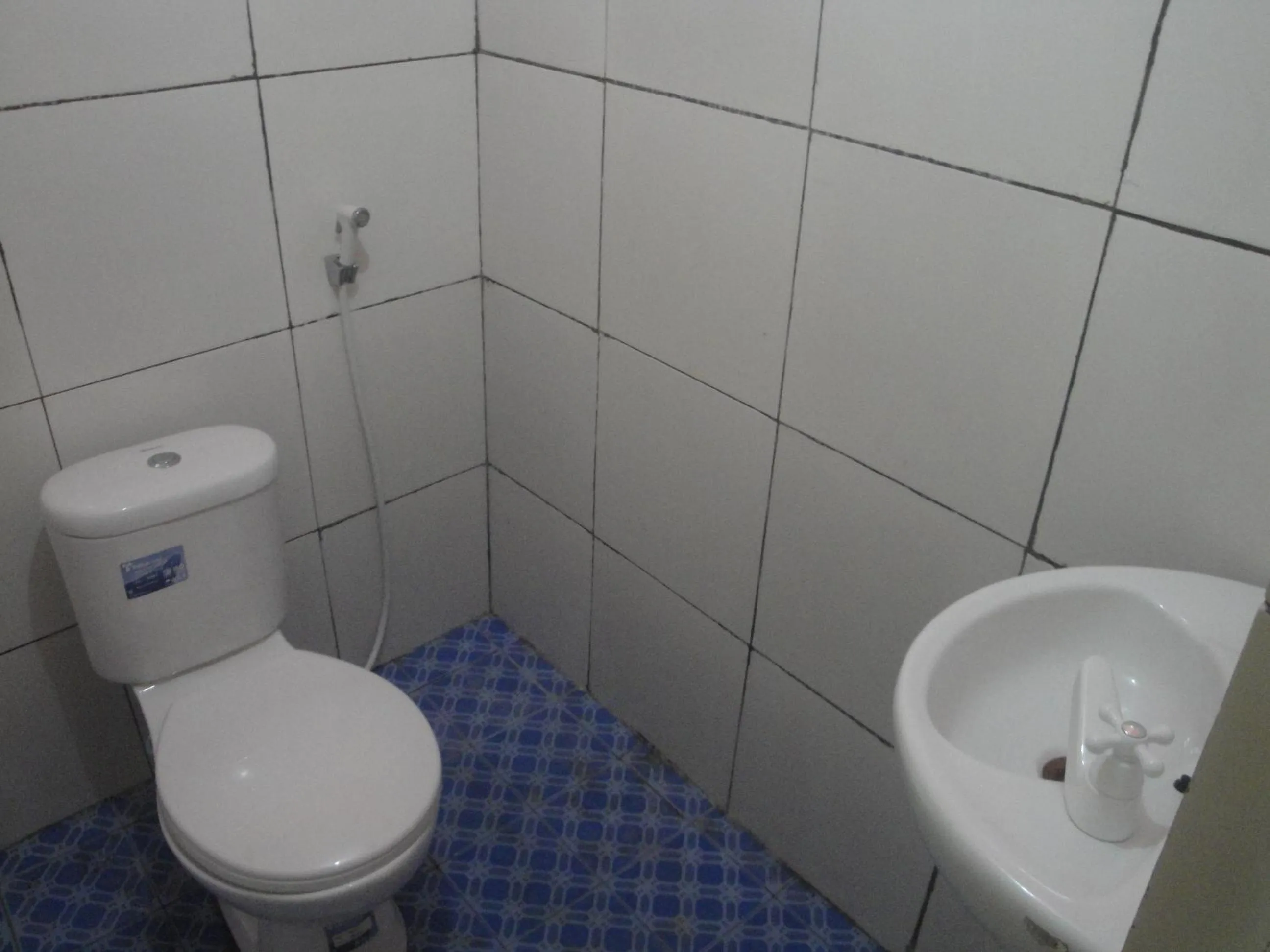 Bathroom in Diyah Homestay
