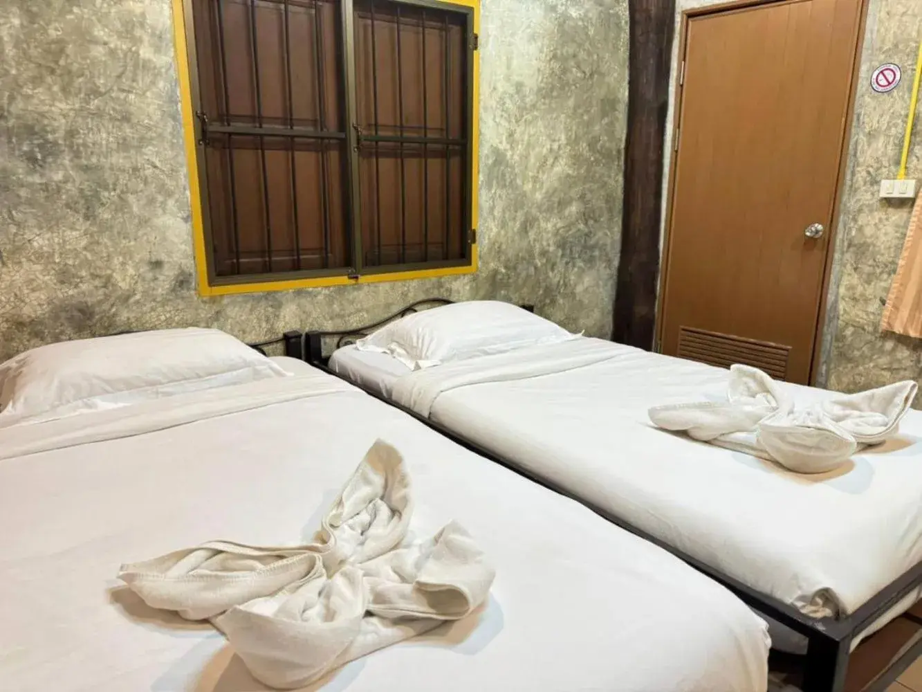 Twin Room with Shared Bathroom in Collection O Baan Elephant Home Twin Room with Shared Bathroom in Collection O Baan Elephant Home