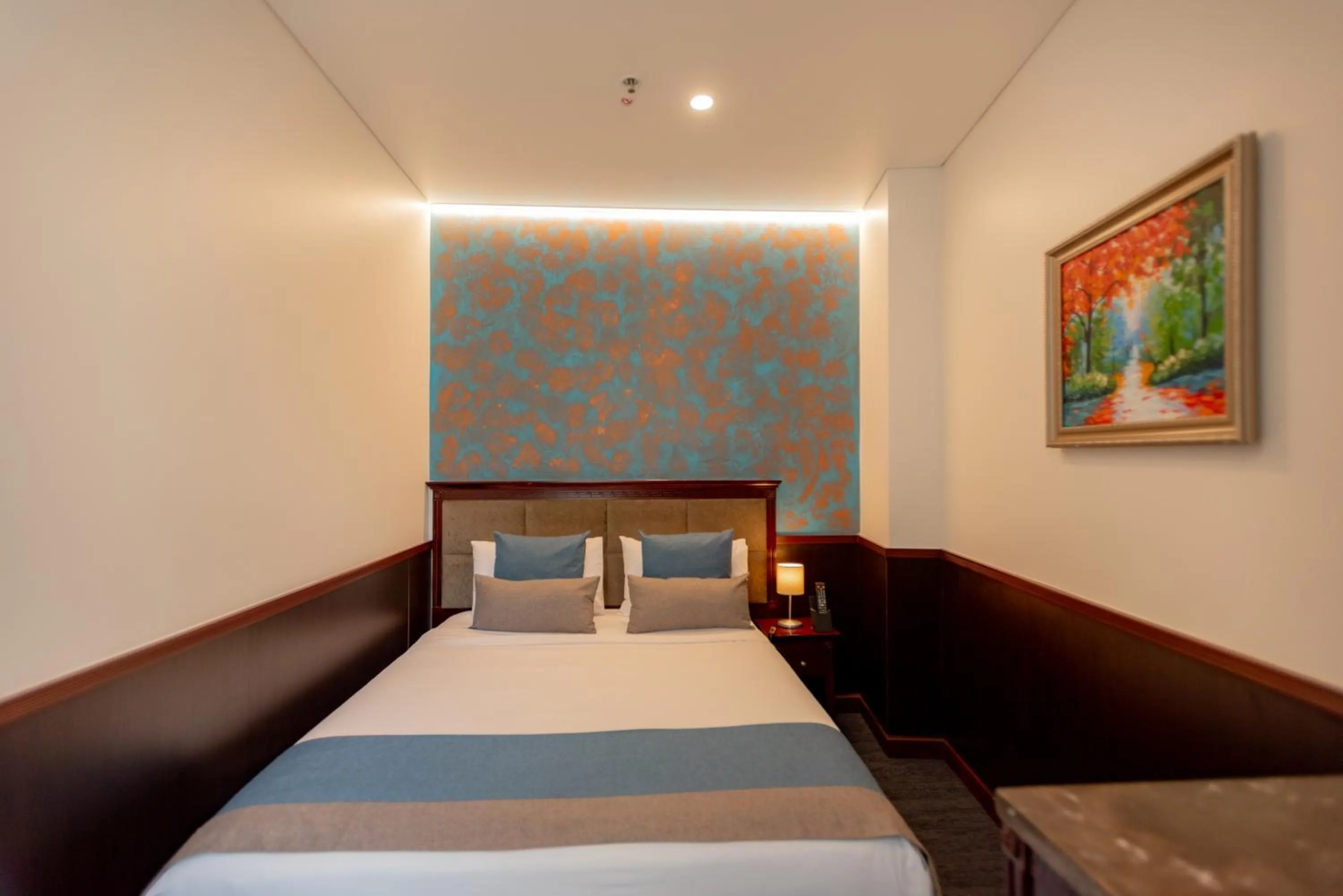 Bedroom, Bed in YEHS Hotel Sydney CBD
