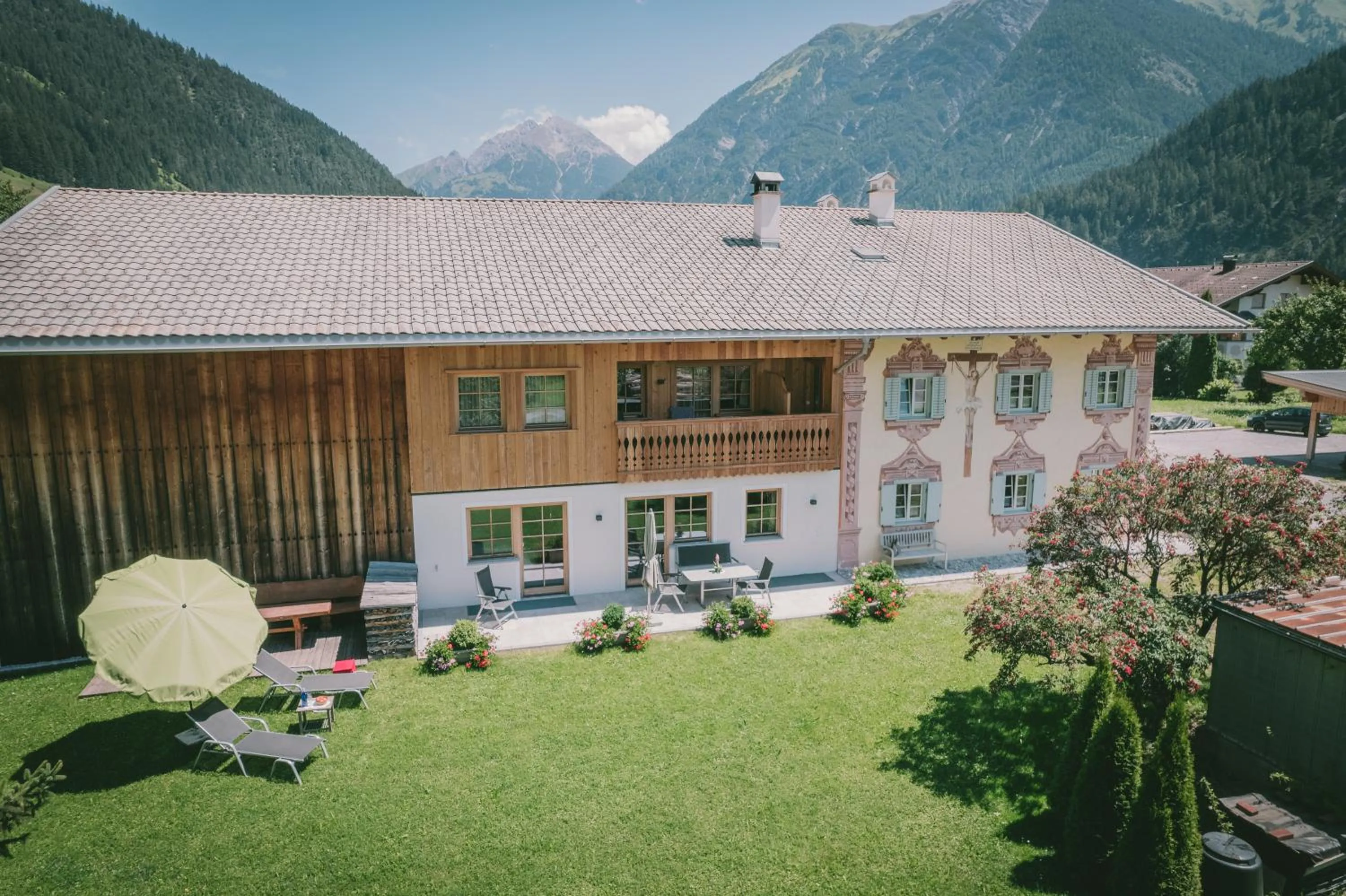 Property building in Residenz 111