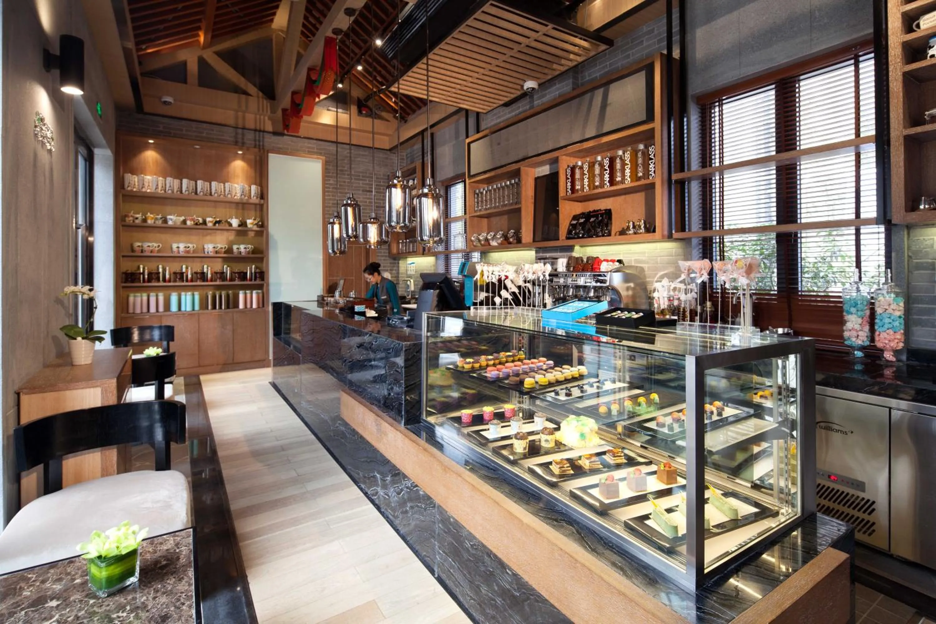 On-site shops in Cheery Dragon Canal Hotel Hangzhou - Intangible Cultural Heritage Hotel