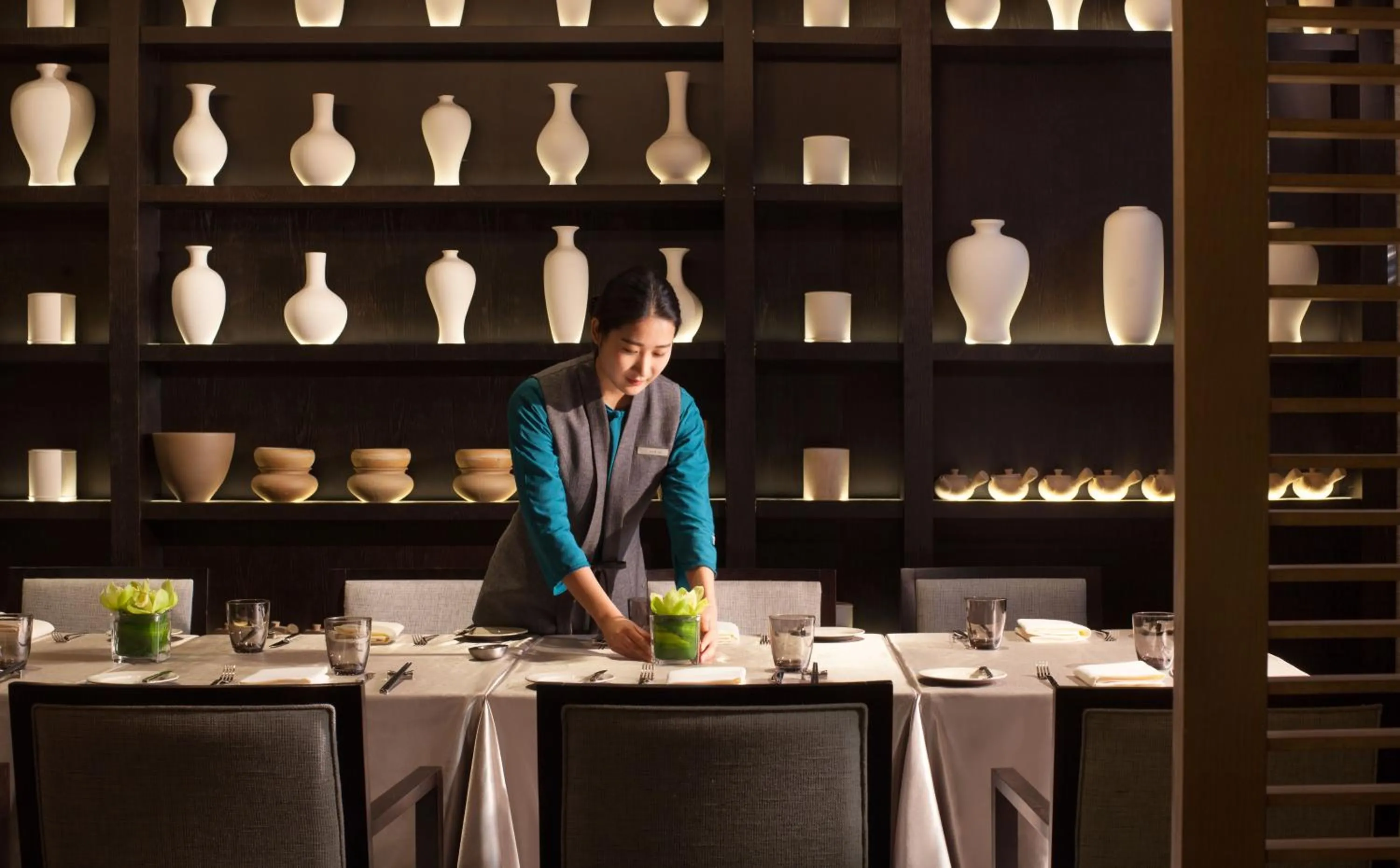 Restaurant/places to eat in Cheery Dragon Canal Hotel Hangzhou - Intangible Cultural Heritage Hotel