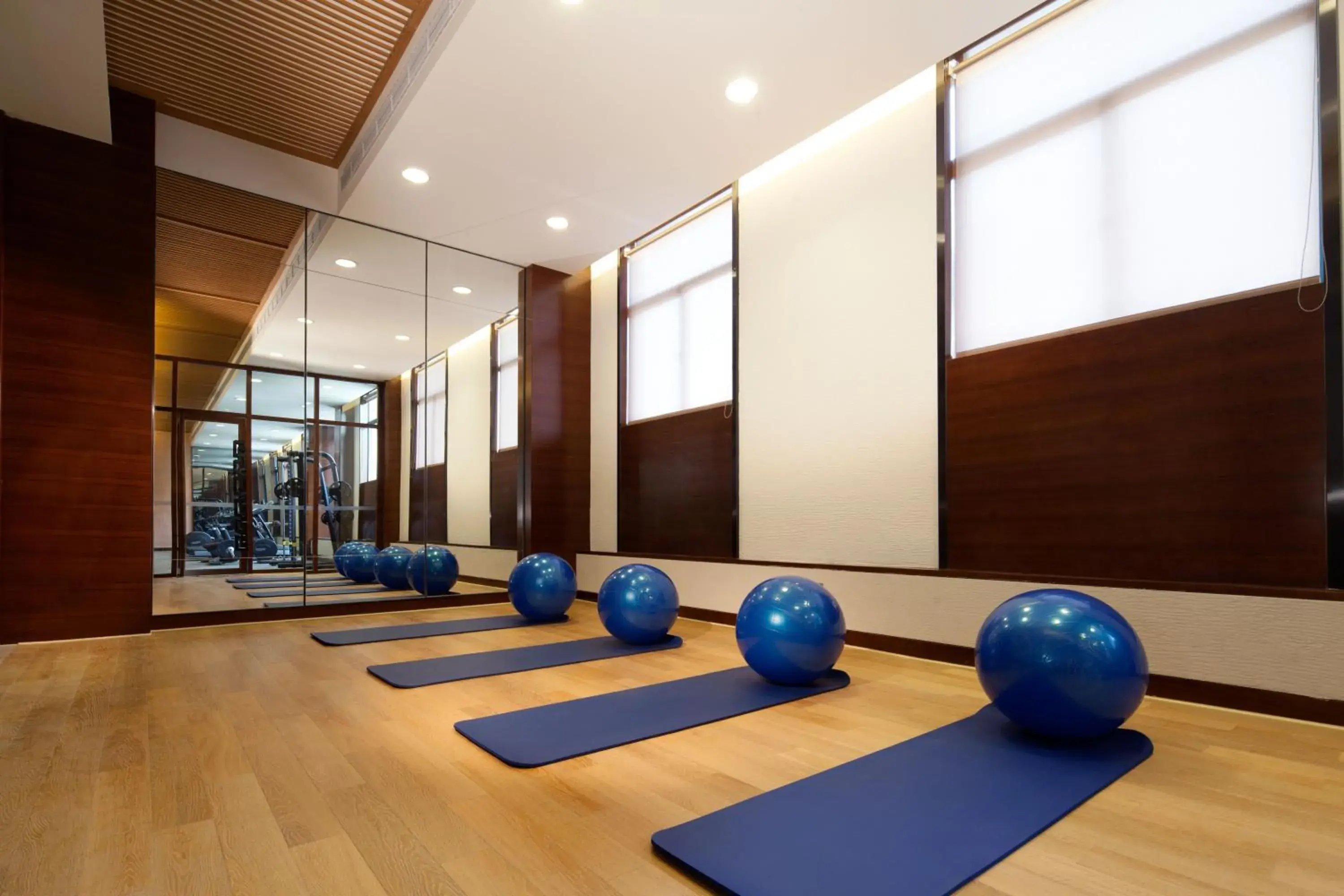 Fitness centre/facilities in Cheery Dragon Canal Hotel Hangzhou - Intangible Cultural Heritage Hotel Fitness centre/facilities in Cheery Dragon Canal Hotel Hangzhou - Intangible Cultural Heritage Hotel