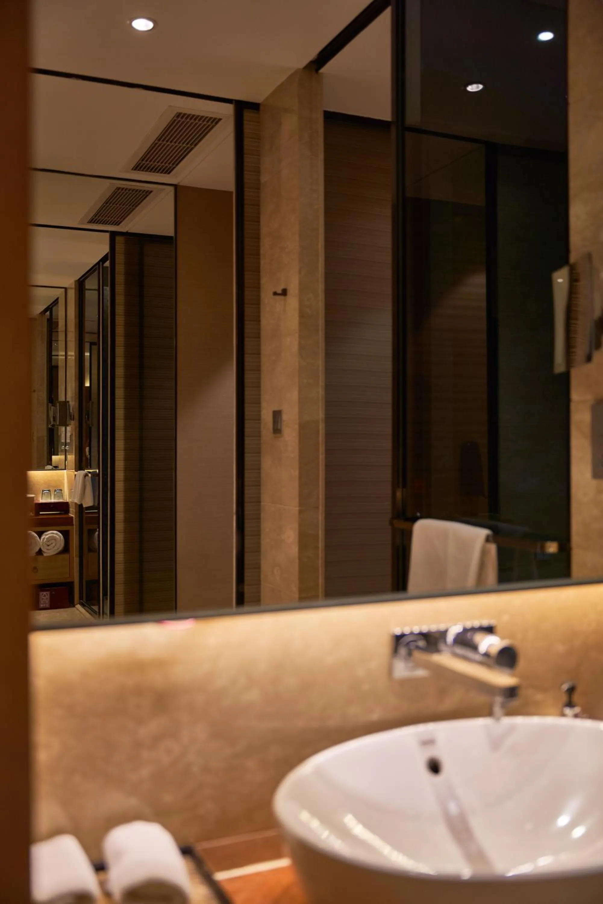 Cheery Dragon Canal Hotel Hangzhou - Intangible Cultural Heritage Hotel