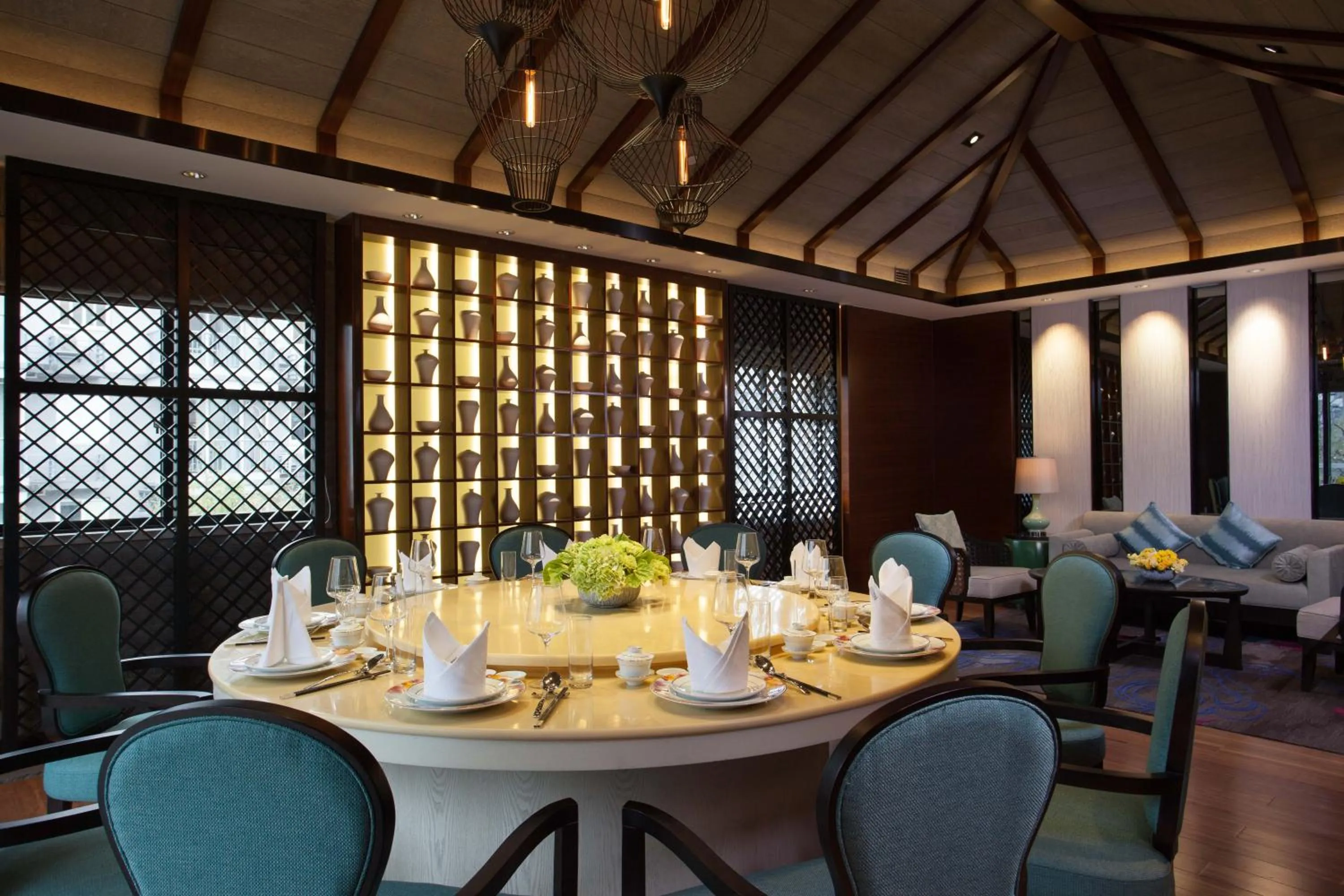 Restaurant/places to eat in Cheery Dragon Canal Hotel Hangzhou - Intangible Cultural Heritage Hotel