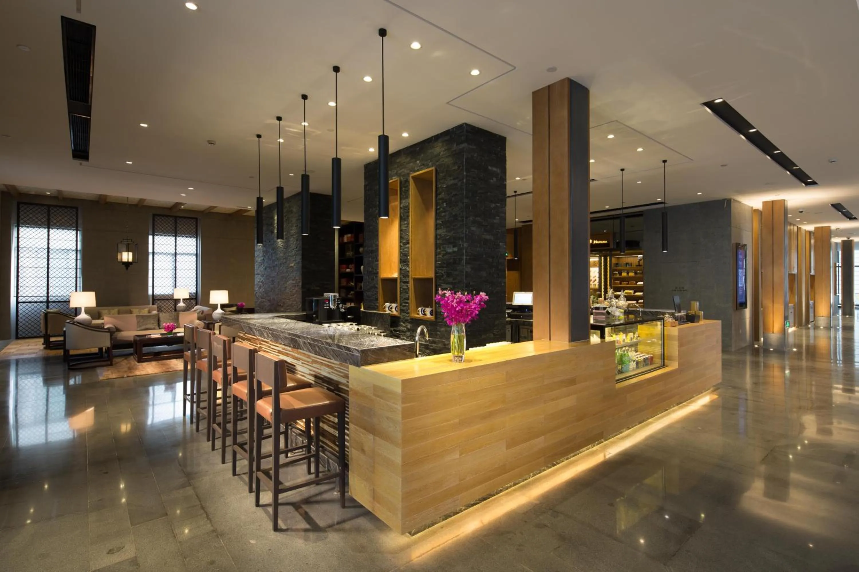 Lobby or reception in Cheery Dragon Canal Hotel Hangzhou - Intangible Cultural Heritage Hotel