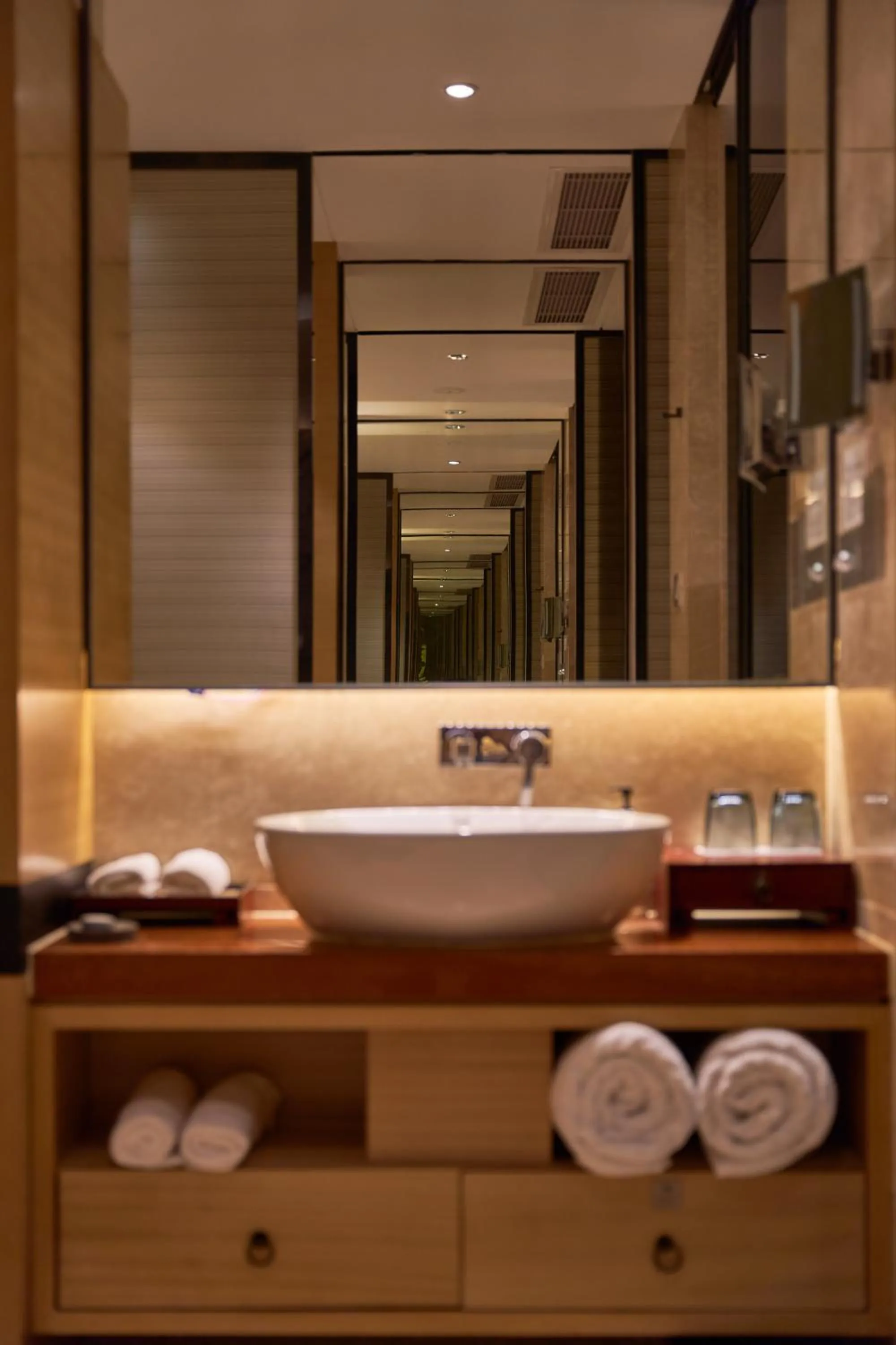 Cheery Dragon Canal Hotel Hangzhou - Intangible Cultural Heritage Hotel