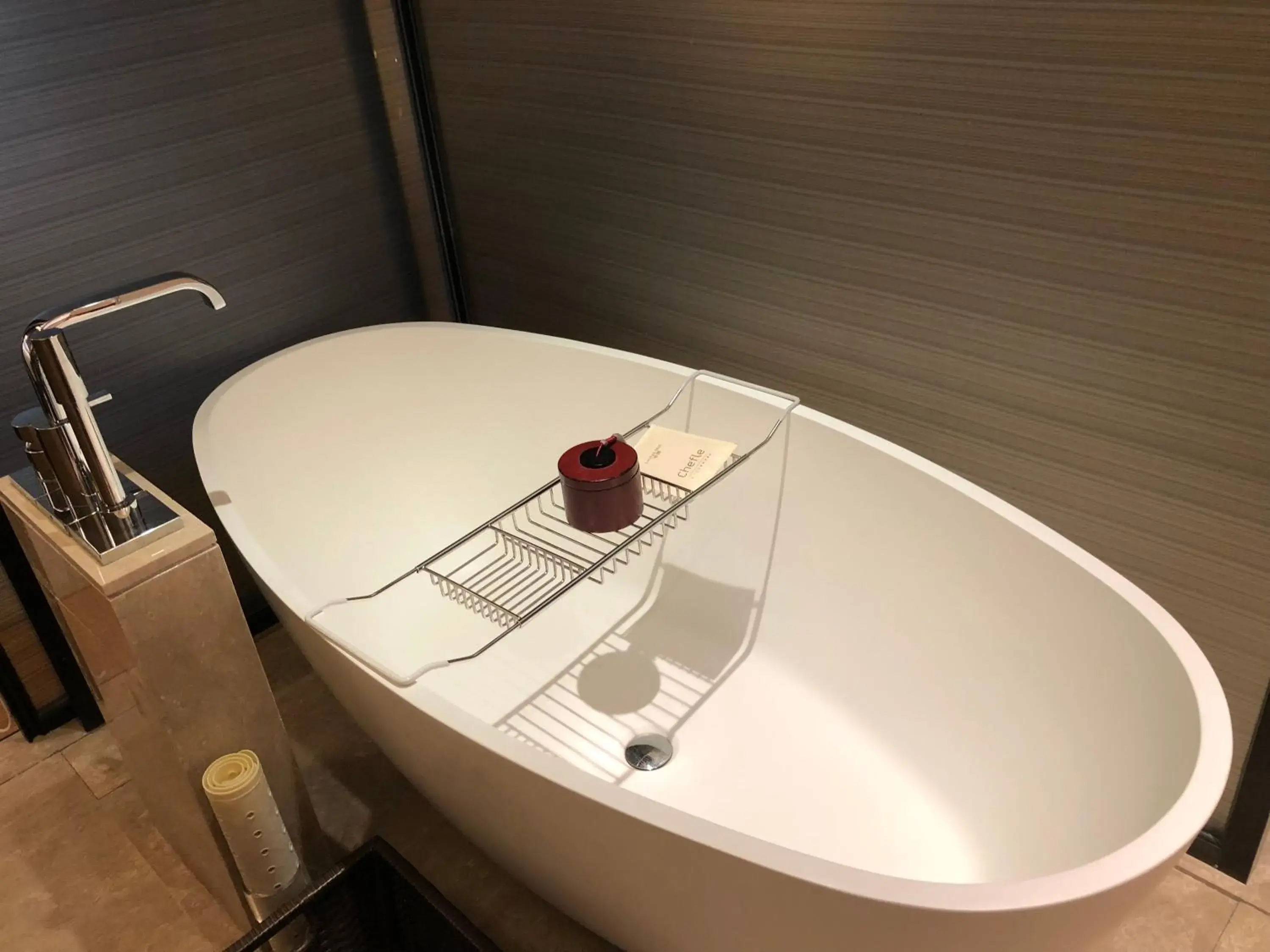 Bathroom in Cheery Dragon Canal Hotel Hangzhou - Intangible Cultural Heritage Hotel Bathroom in Cheery Dragon Canal Hotel Hangzhou - Intangible Cultural Heritage Hotel