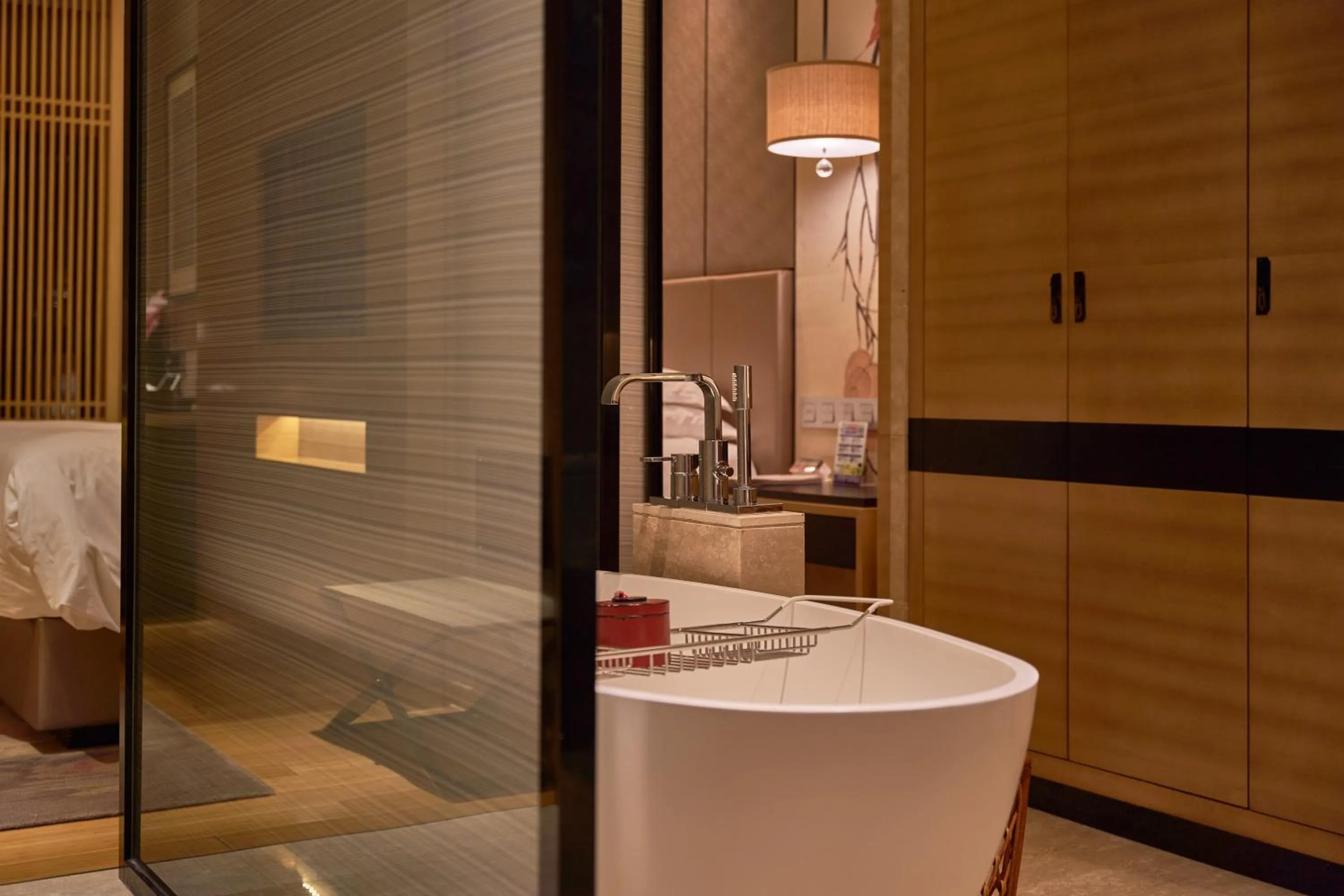 Cheery Dragon Canal Hotel Hangzhou - Intangible Cultural Heritage Hotel