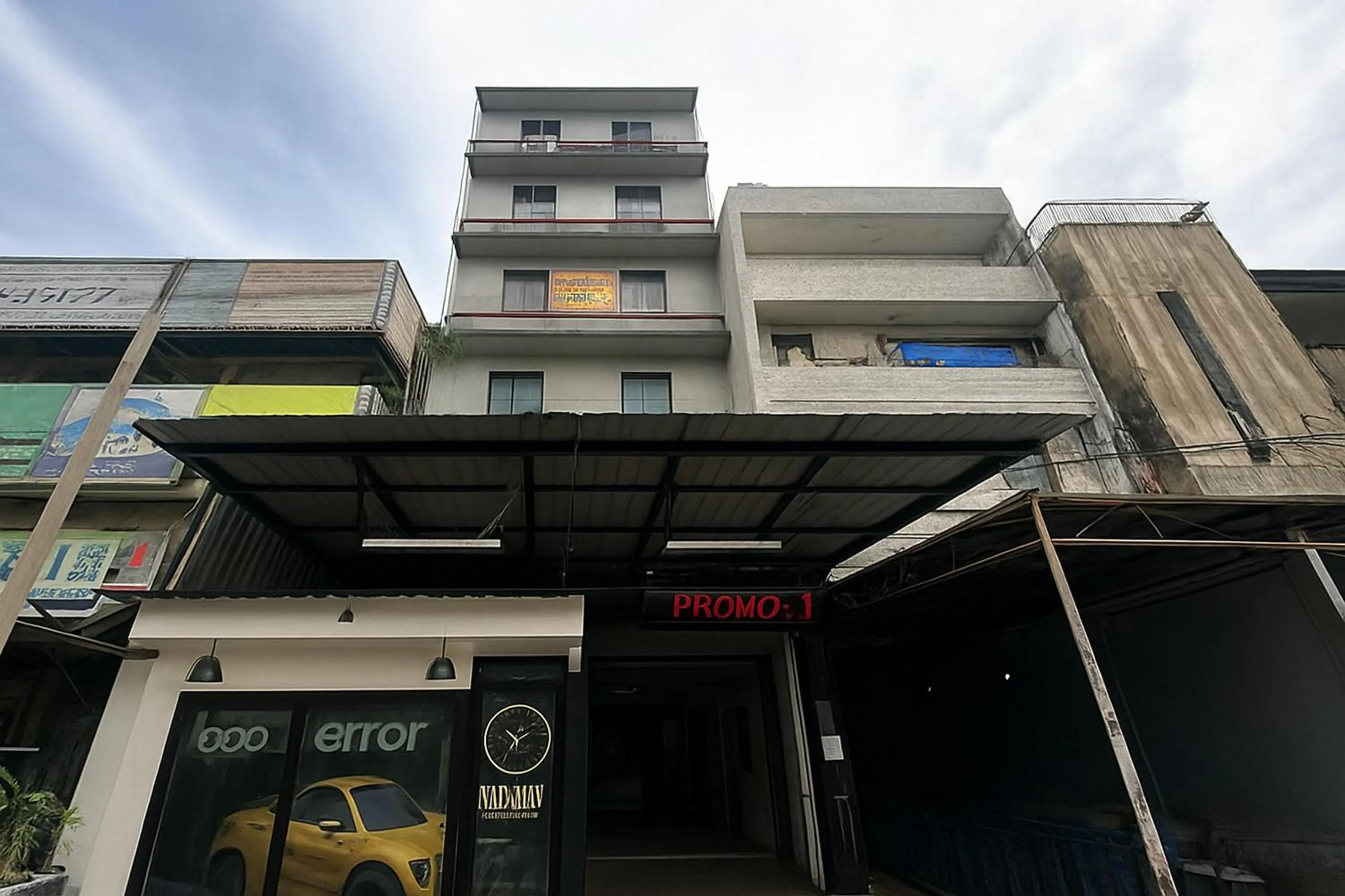 Property building in 98 Inn BilikXpert at Chow Kit