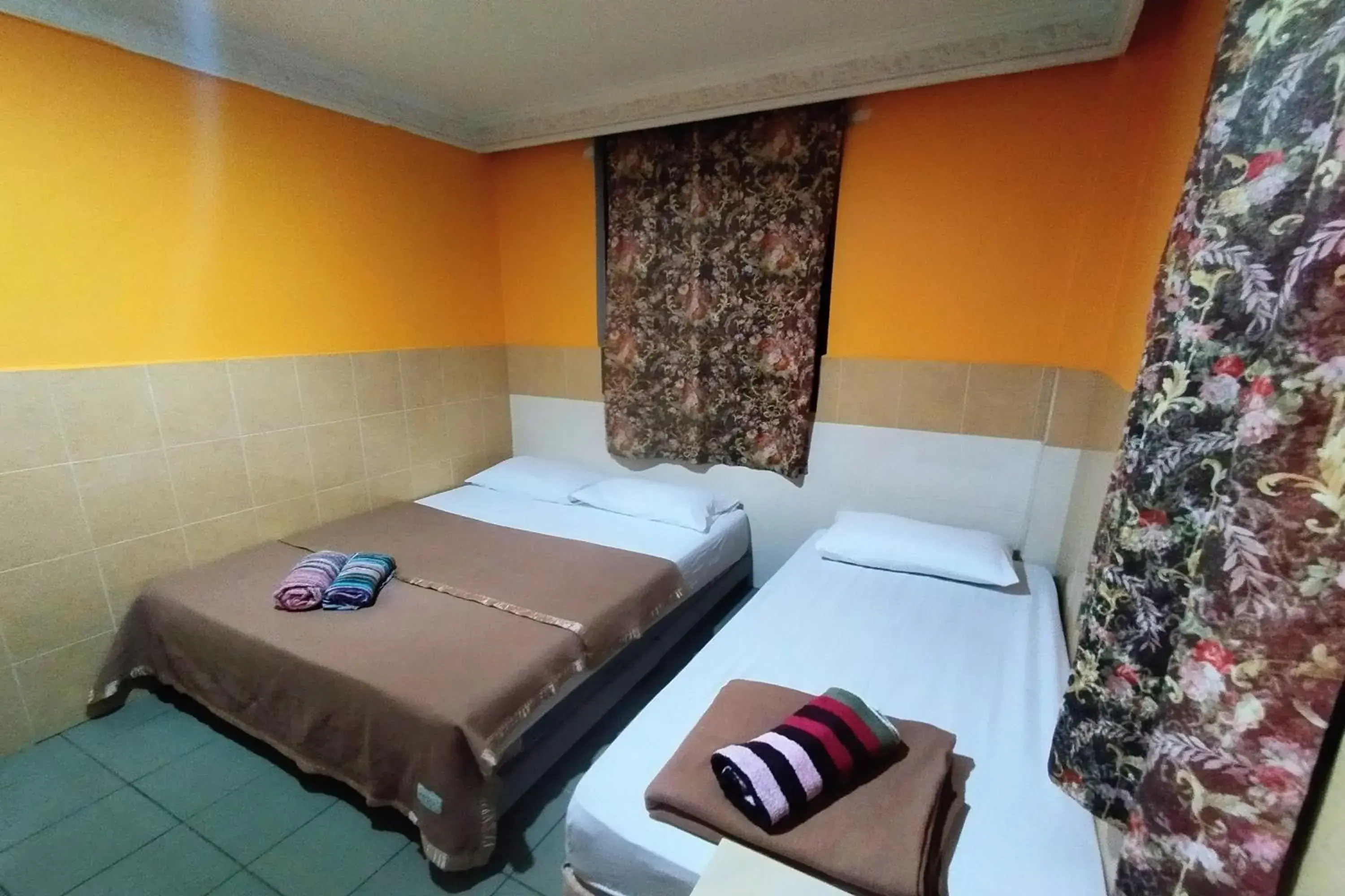 Triple Room in 98 Inn BilikXpert at Chow Kit Triple Room in 98 Inn BilikXpert at Chow Kit
