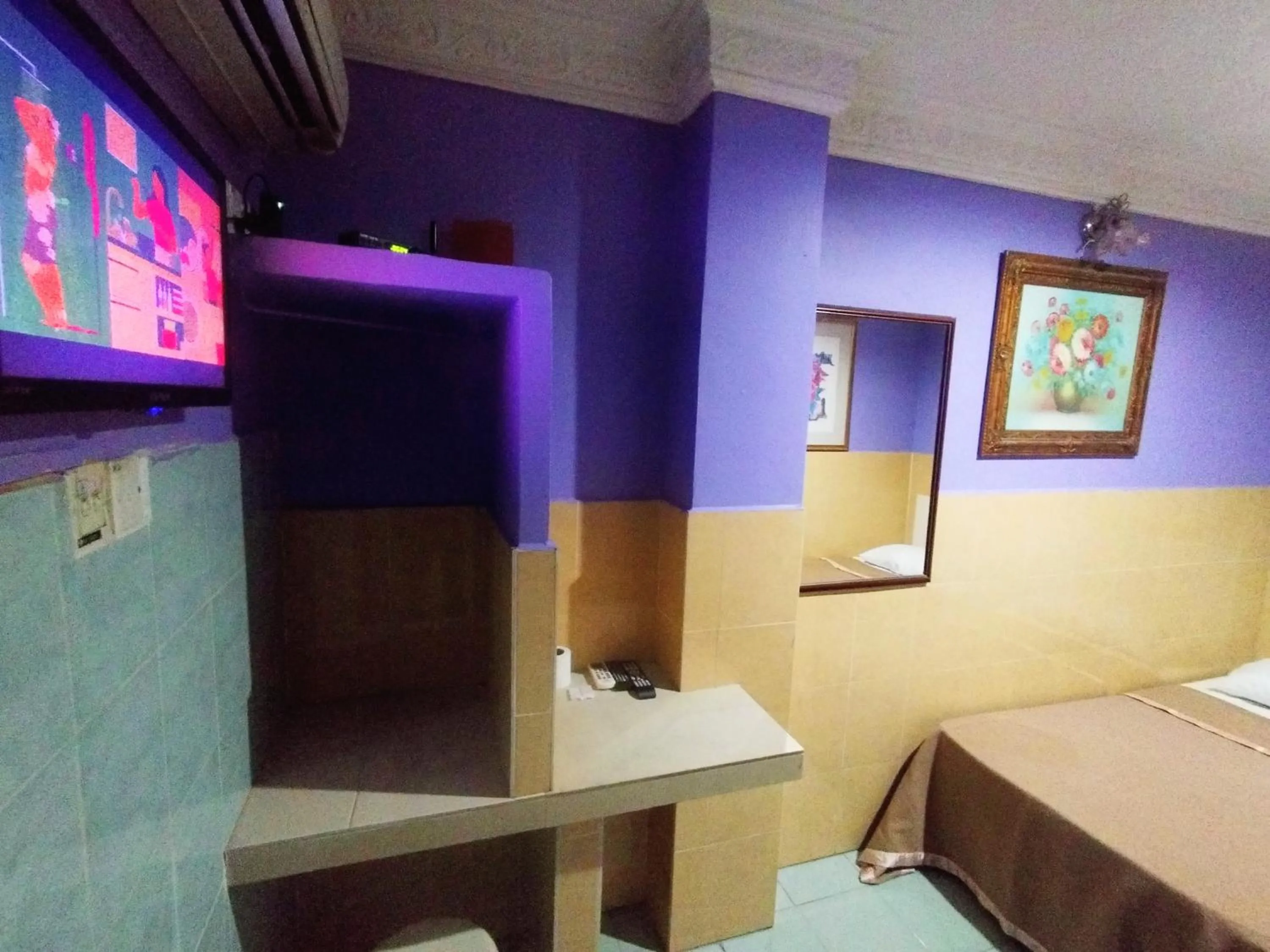 TV and multimedia in 98 Inn BilikXpert at Chow Kit