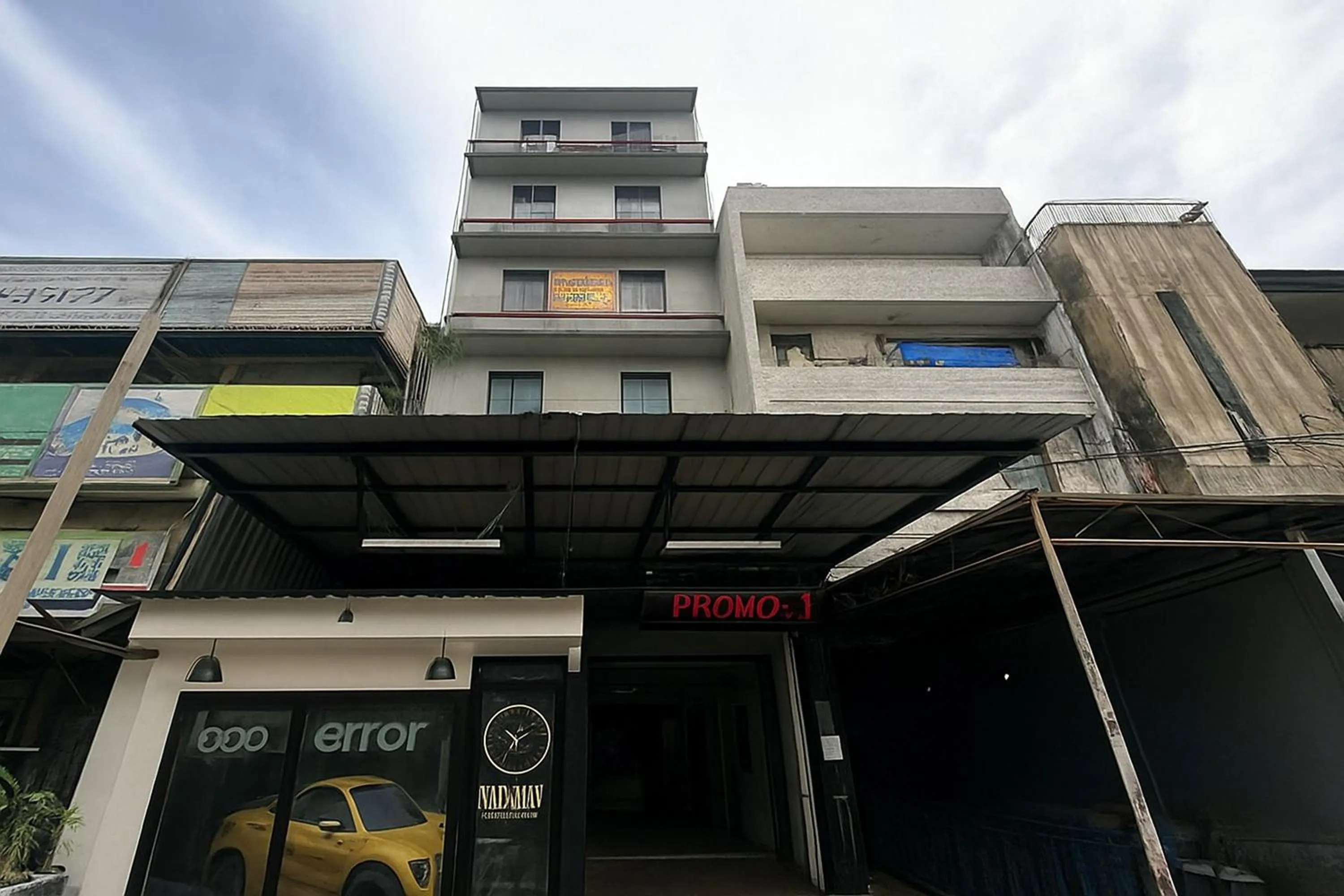 Property building in 98 Inn BilikXpert at Chow Kit
