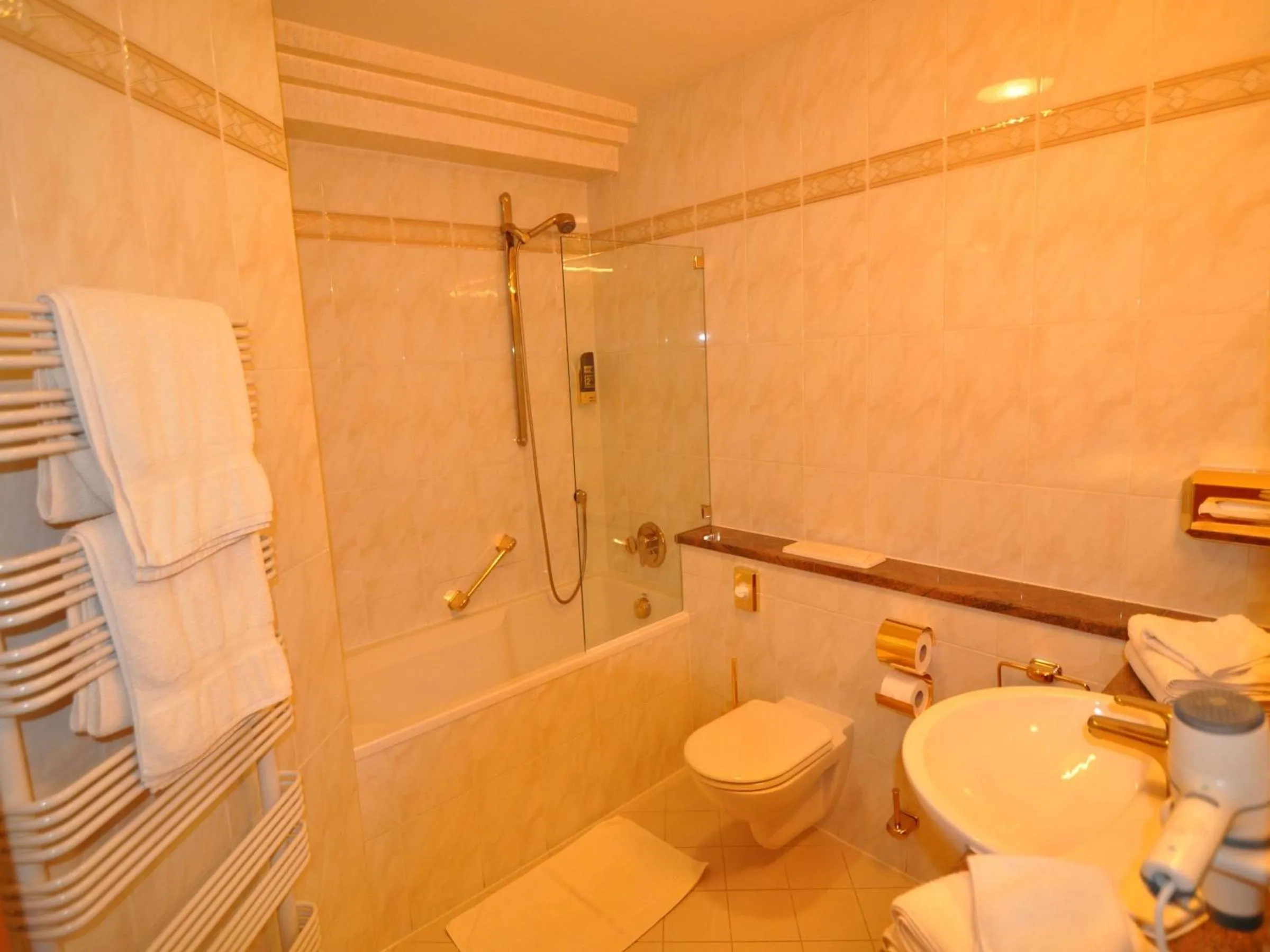 Shower in Landhotel Pfrondorfer Mühle