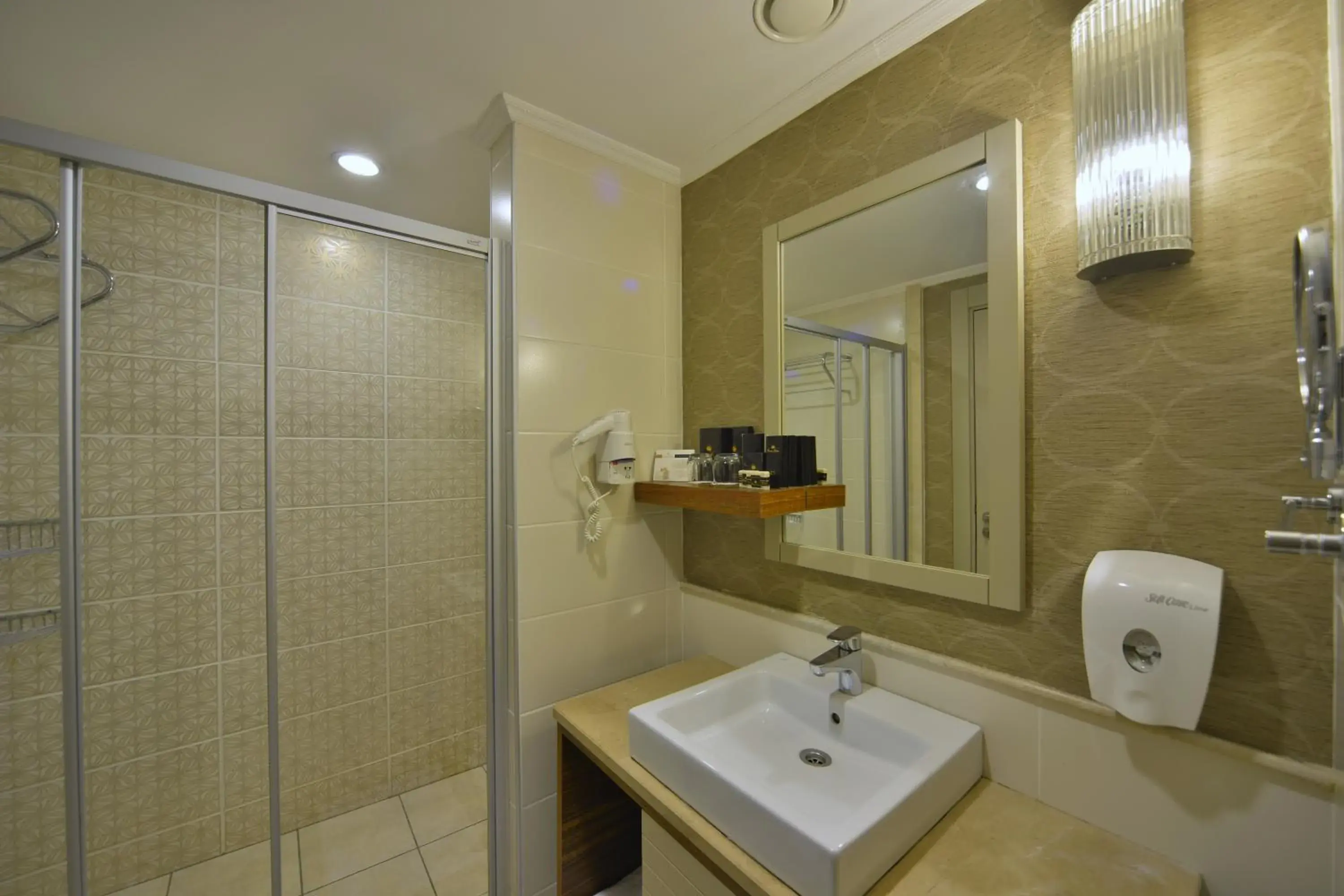 Shower, Bathroom in Side Crown Serenity All Inclusive