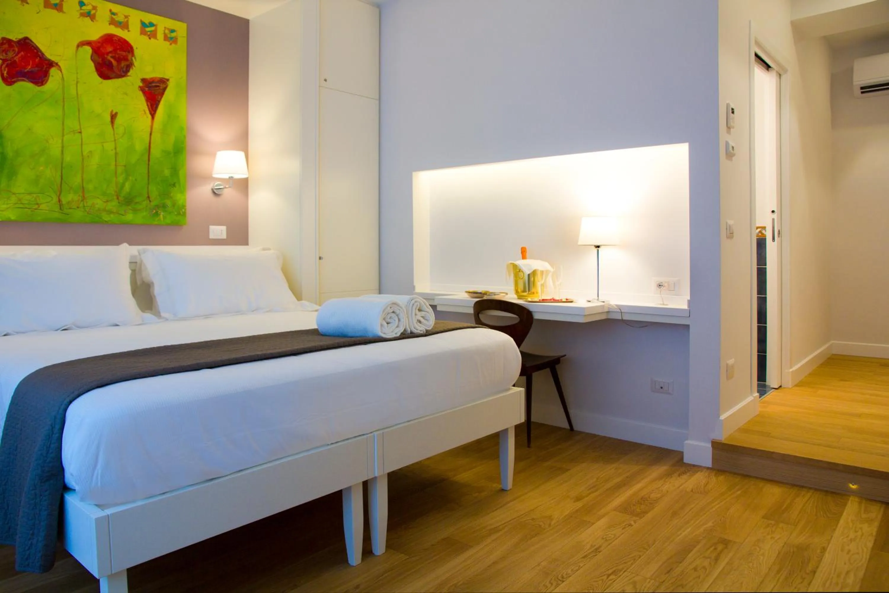 Bedroom, Bed in Ripense In Trastevere