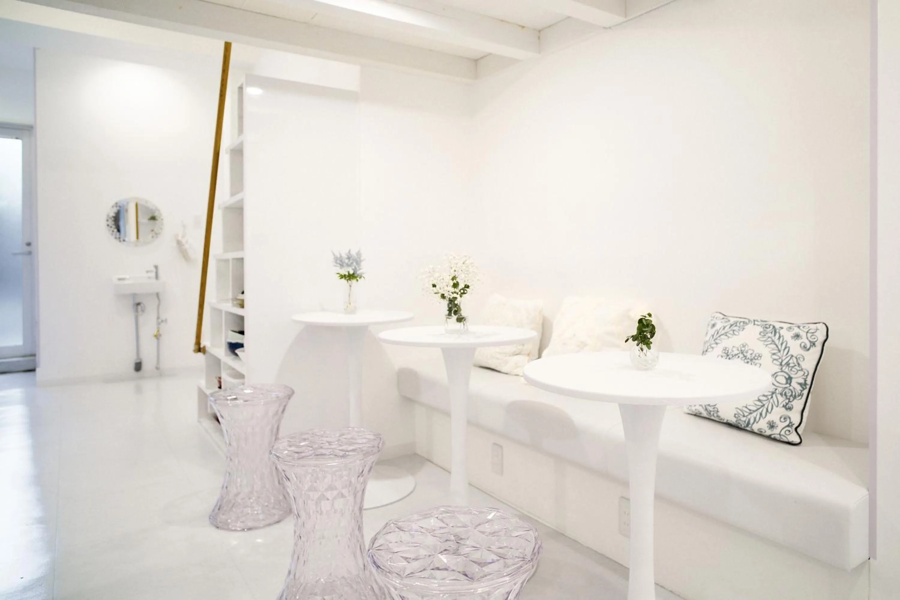 Communal lounge/ TV room in Casa Blanca Guesthouse