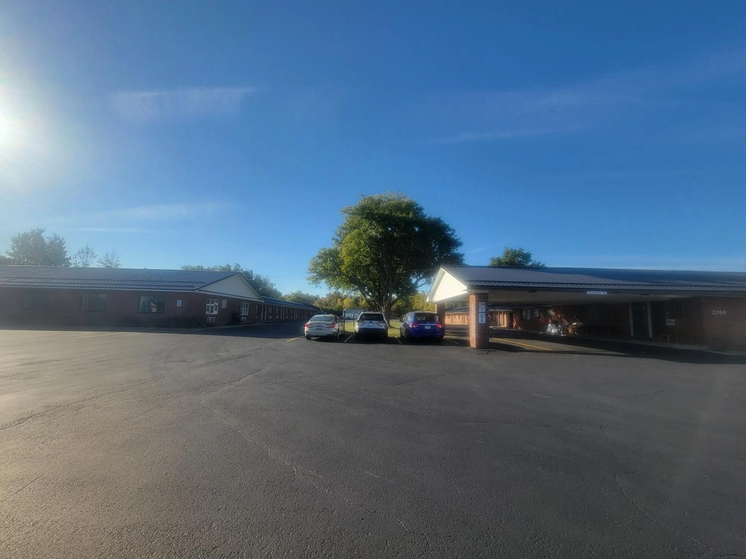 Property building in Orchard Park Motel