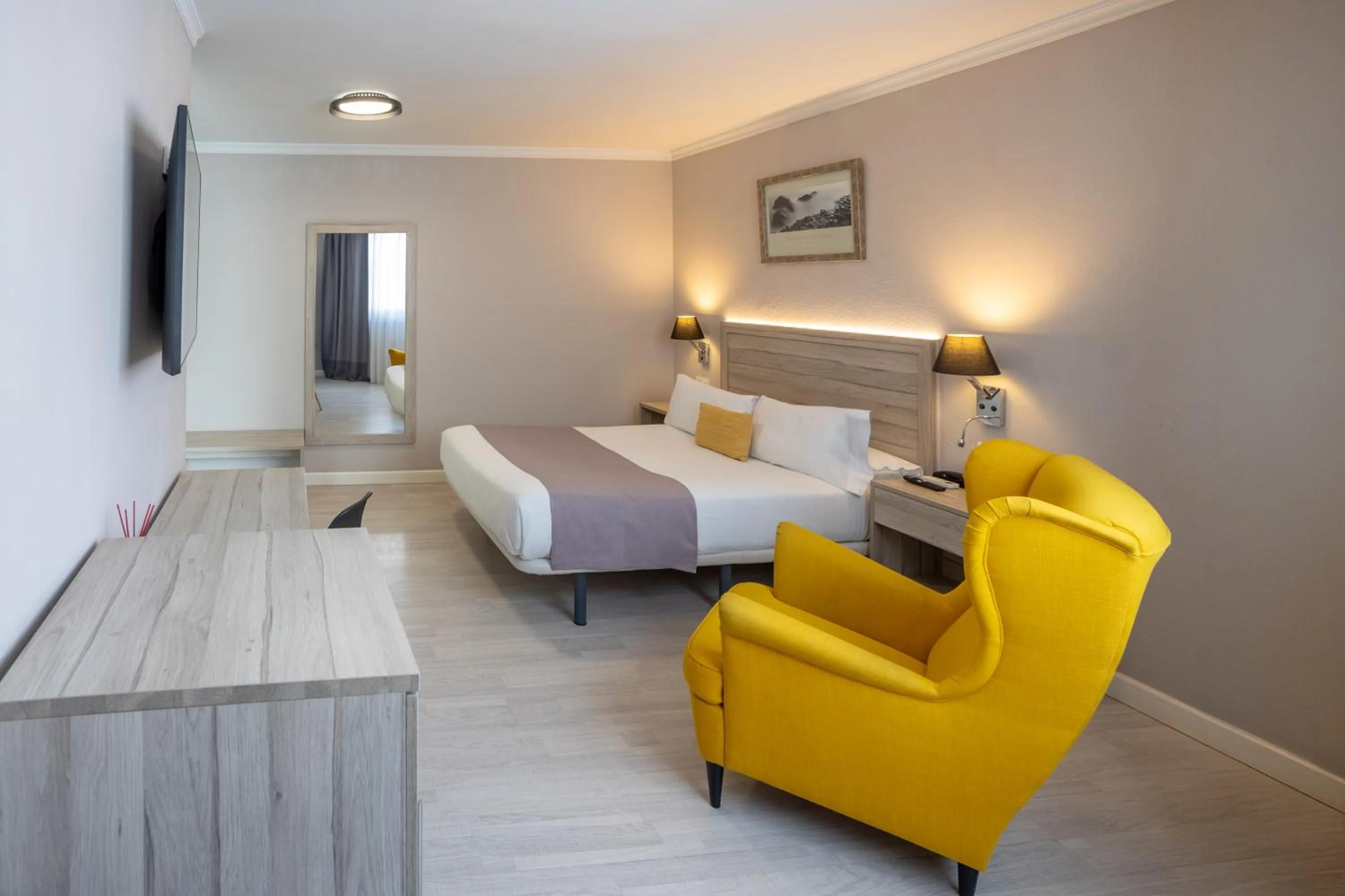 Bedroom, Bed in Hotel Villa de Verín