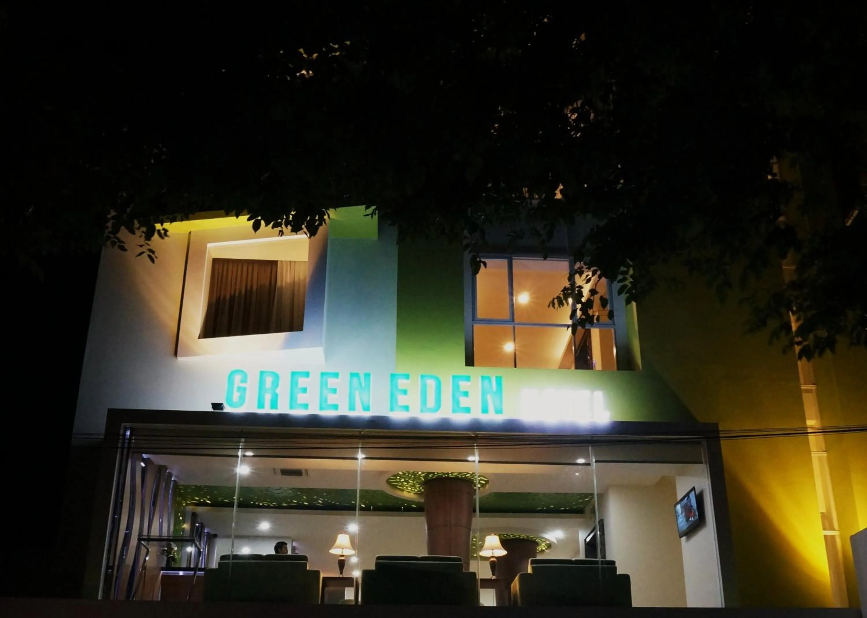Night in Green Eden Hotel