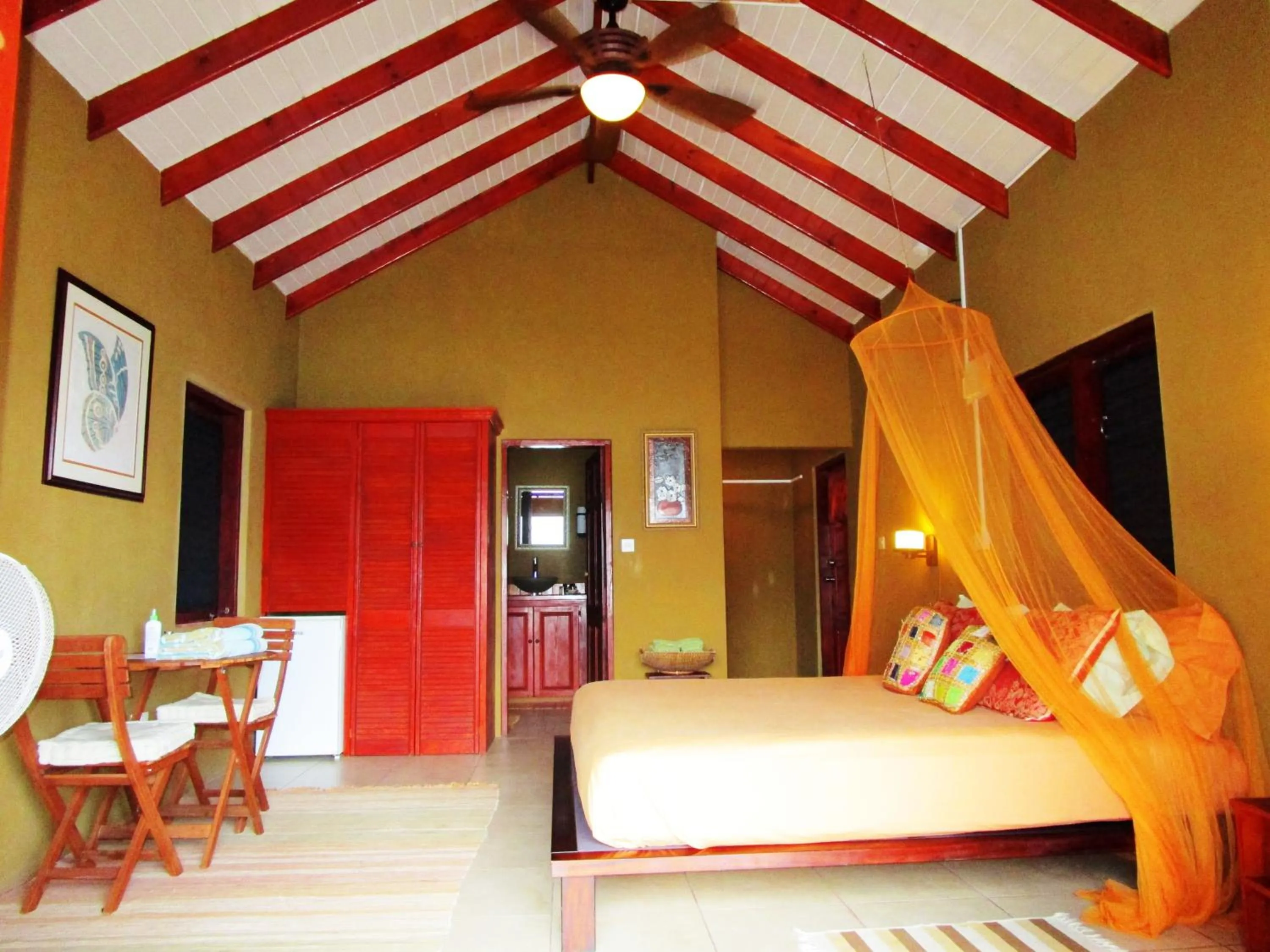 Photo of the whole room, Bed in The Sweet Retreat