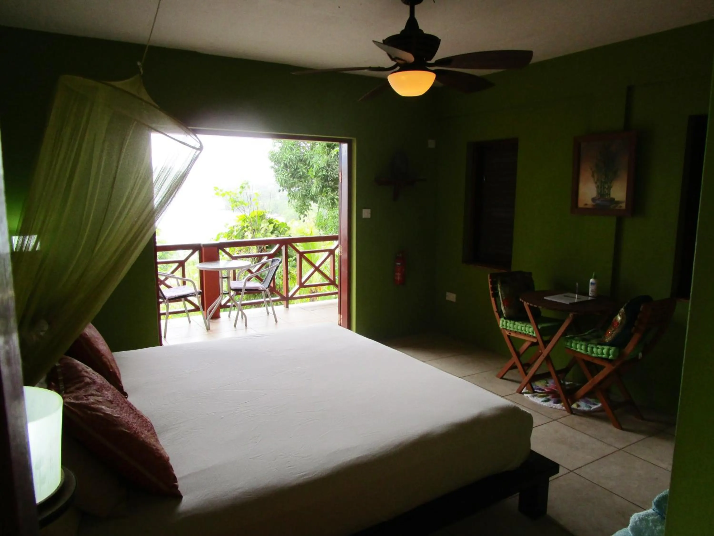 Day, Bed in The Sweet Retreat